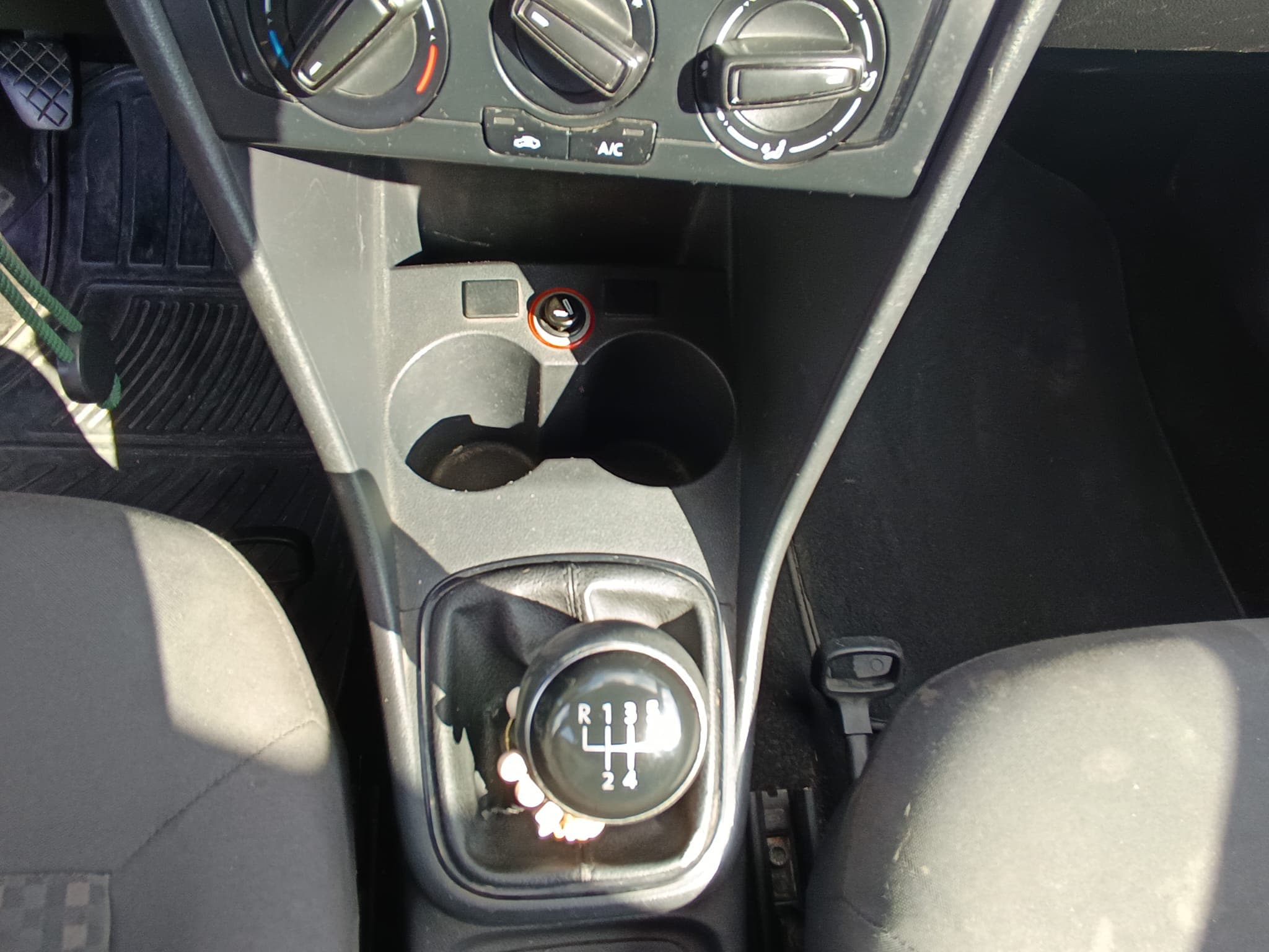 Volkswagen Polo · Ano 2014 — imagen 29