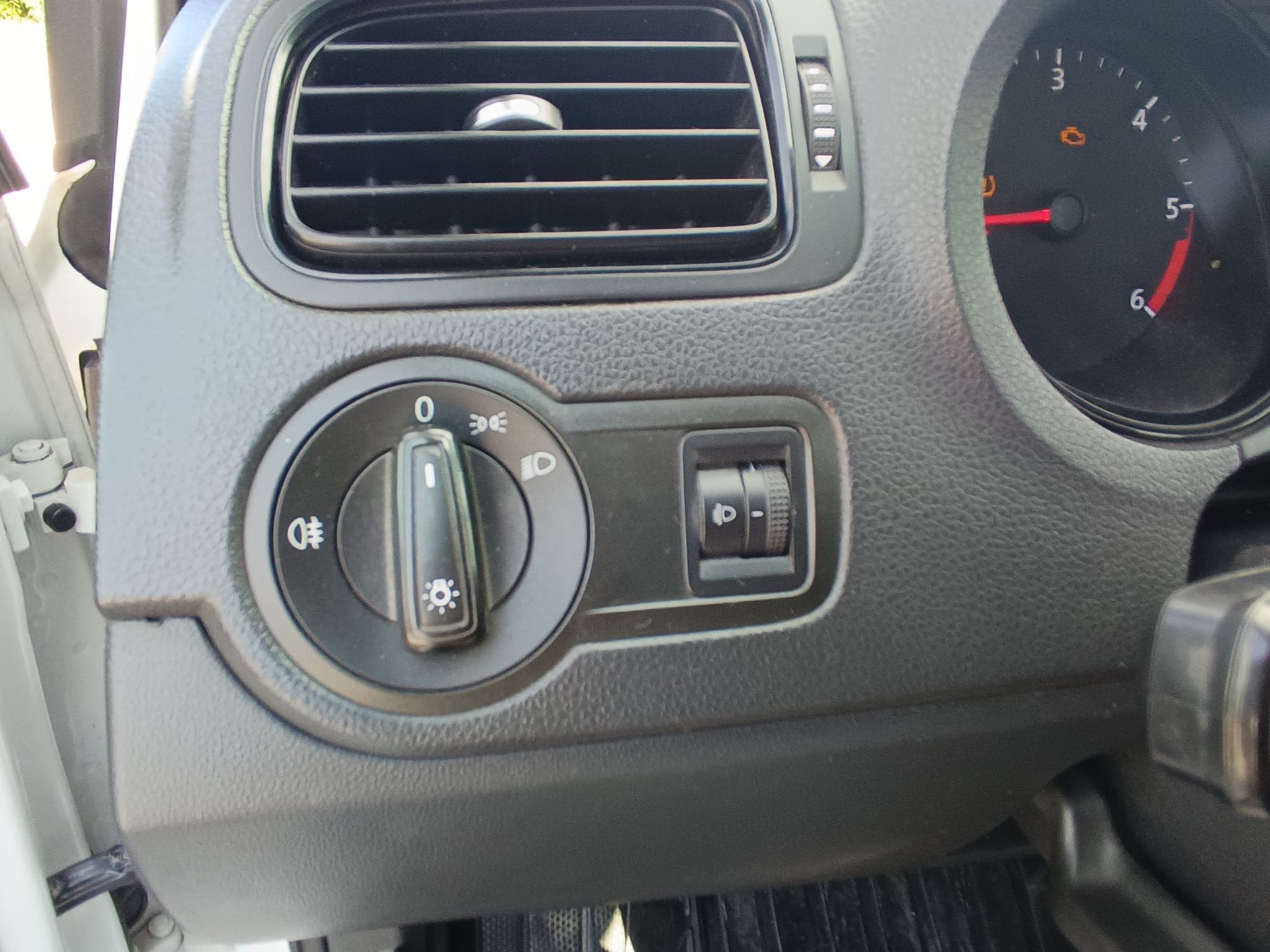 Volkswagen Polo · Ano 2014 — imagen 27