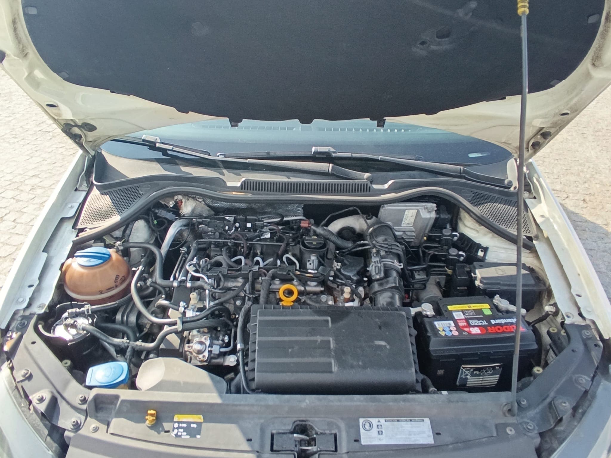 Volkswagen Polo · Ano 2014 — imagen 8