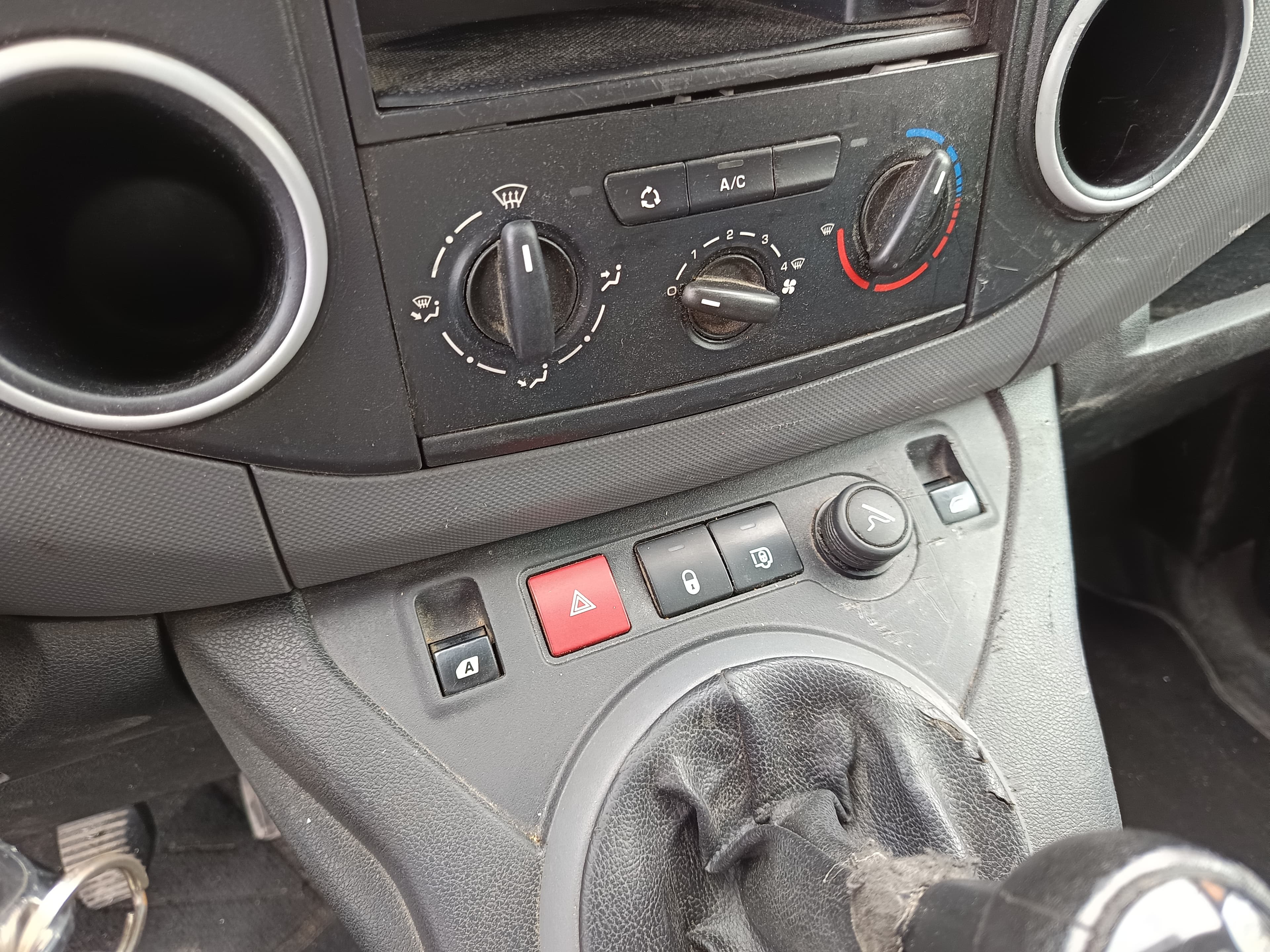 Peugeot Patner · Ano 2014 — imagen 34