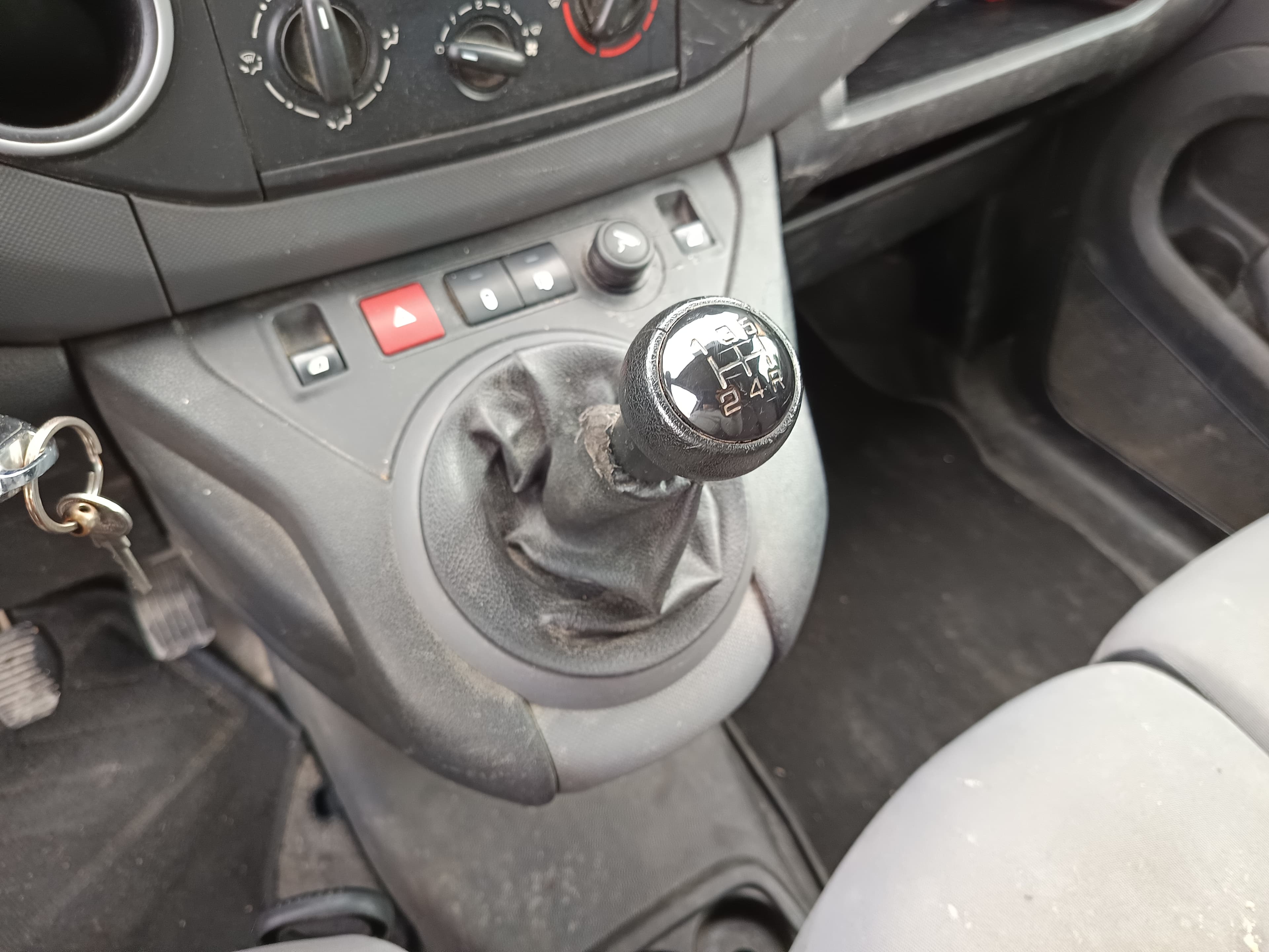 Peugeot Patner · Ano 2014 — imagen 35