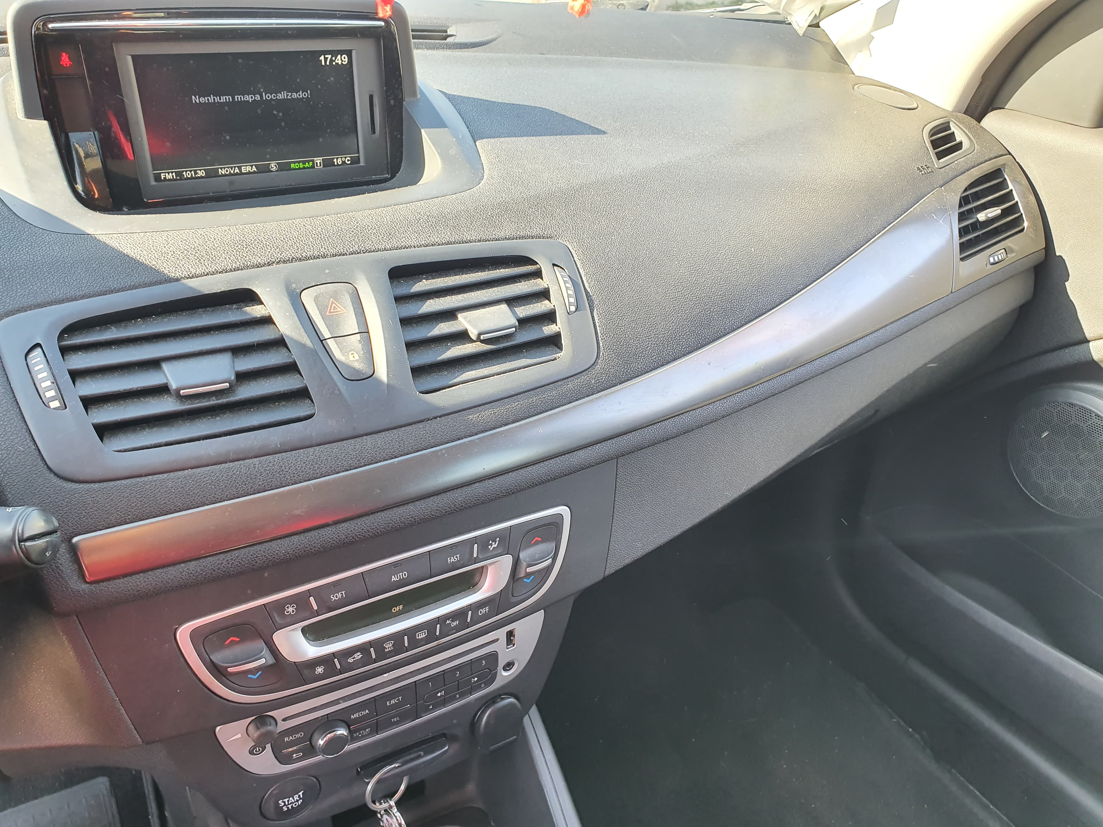 Renault Mégane 1.5 DCI  · Ano 2013 — imagen 37