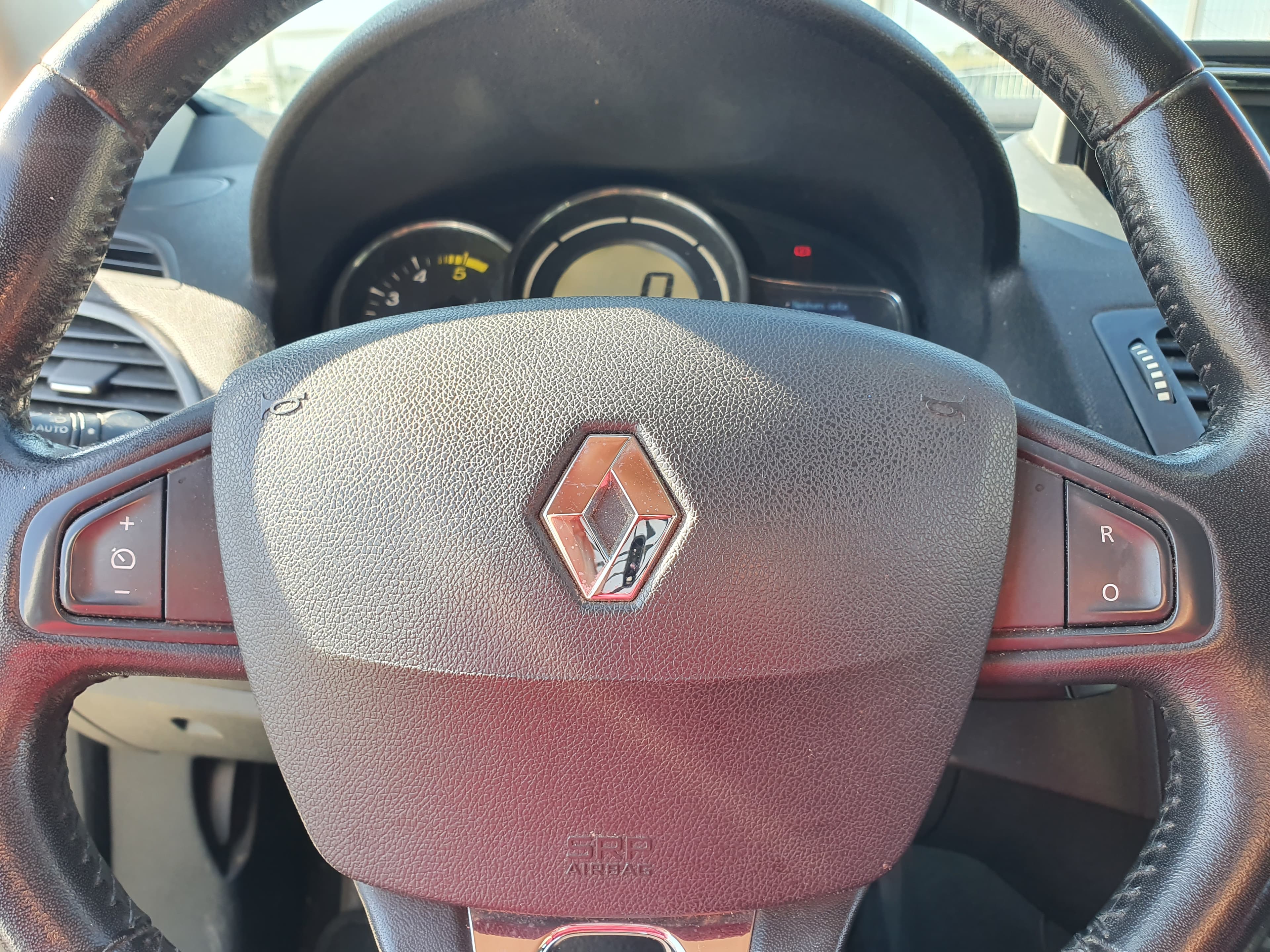 Renault Mégane 1.5 DCI  · Ano 2013 — imagen 41
