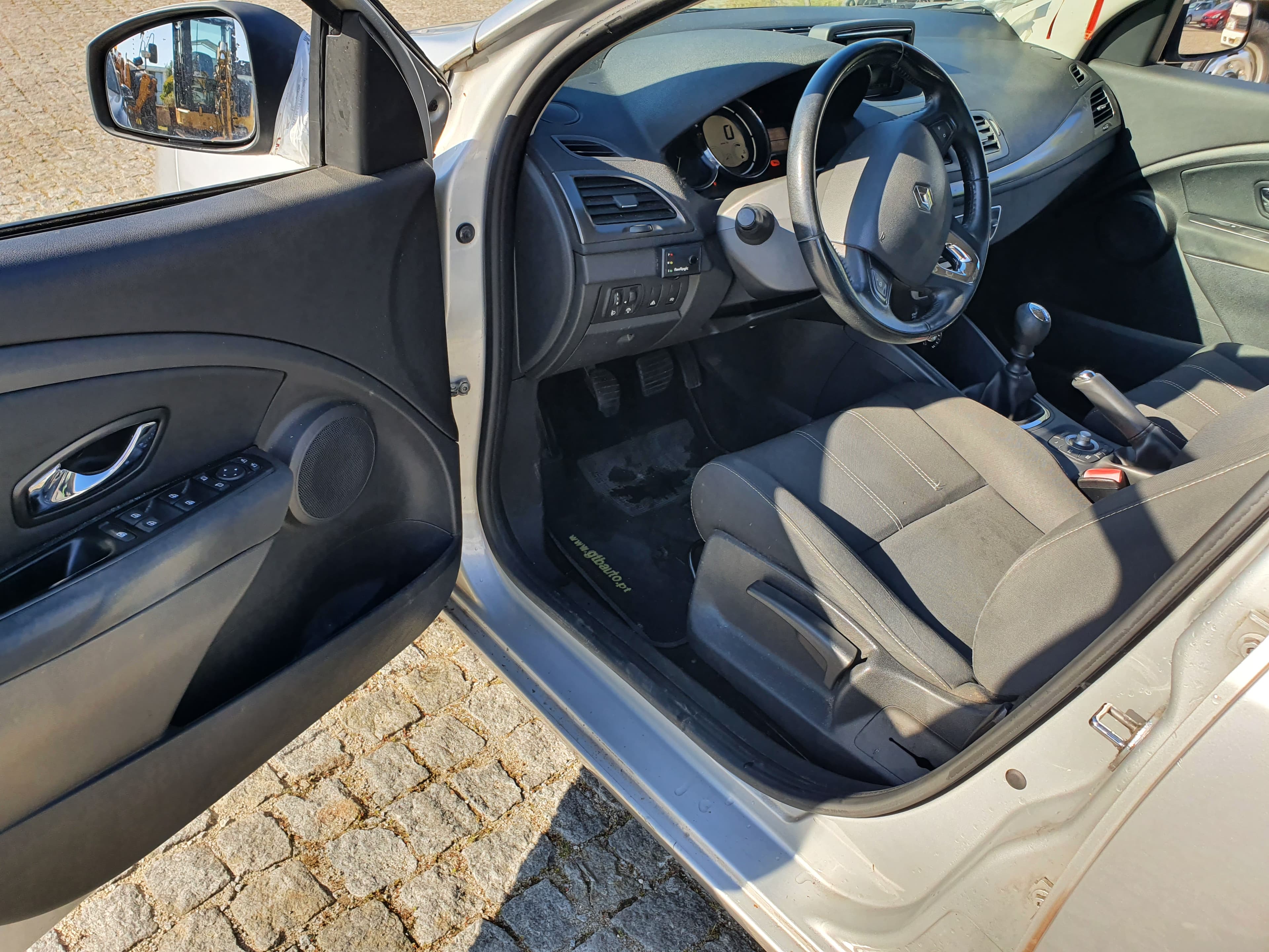 Renault Mégane 1.5 DCI  · Ano 2013 — imagen 29