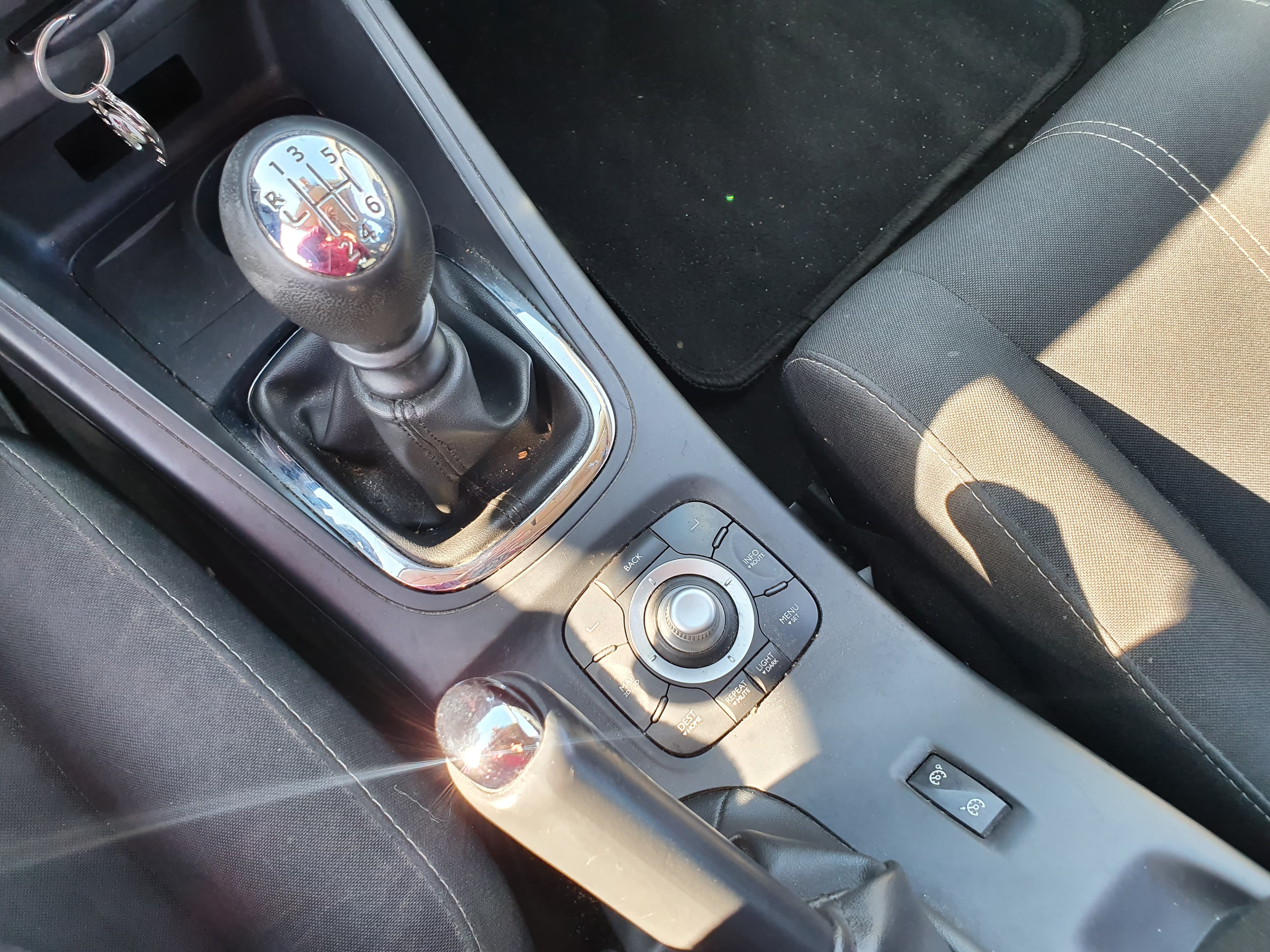 Renault Mégane 1.5 DCI  · Ano 2013 — imagen 40