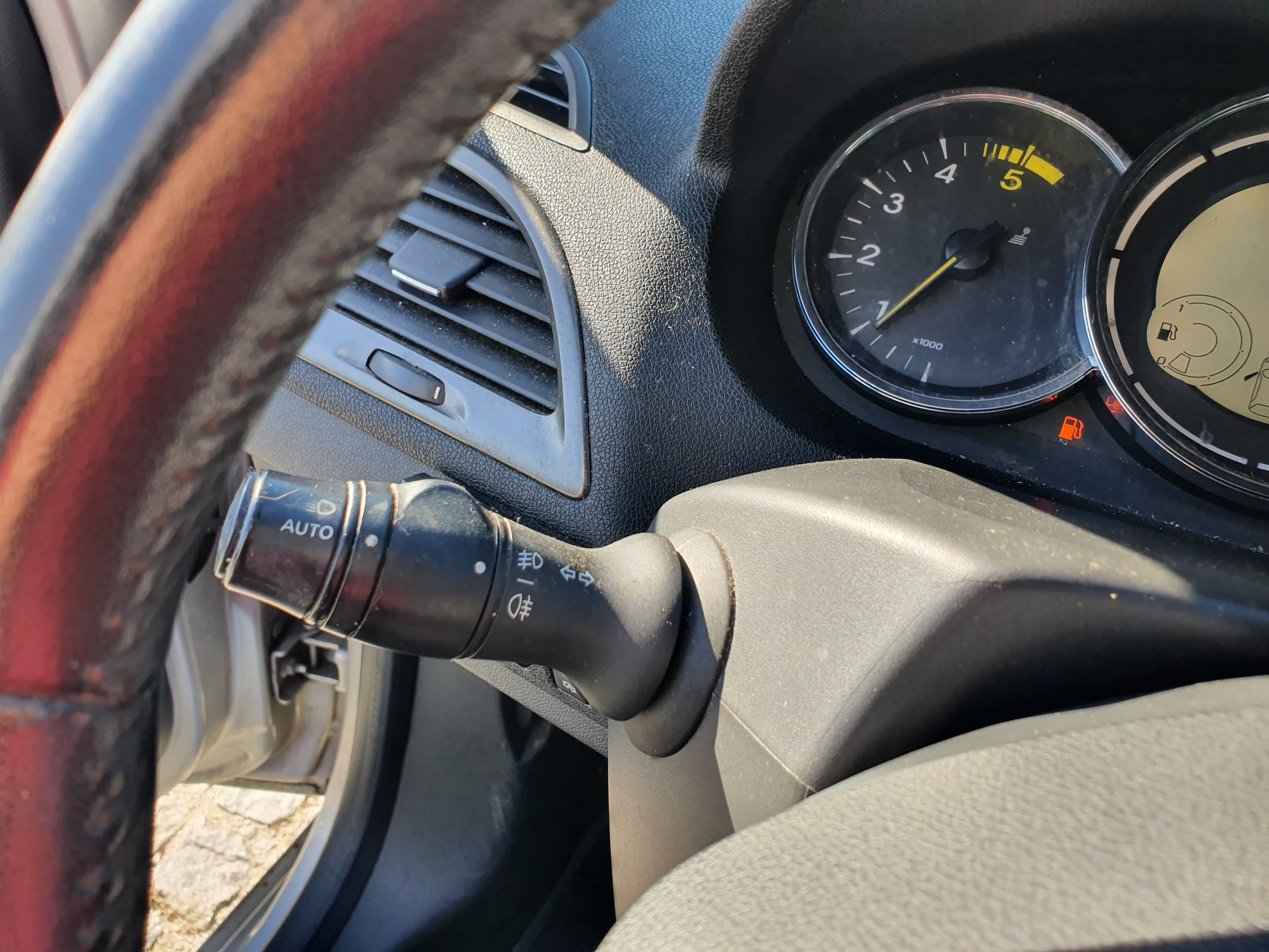 Renault Mégane 1.5 DCI  · Ano 2013 — imagen 44