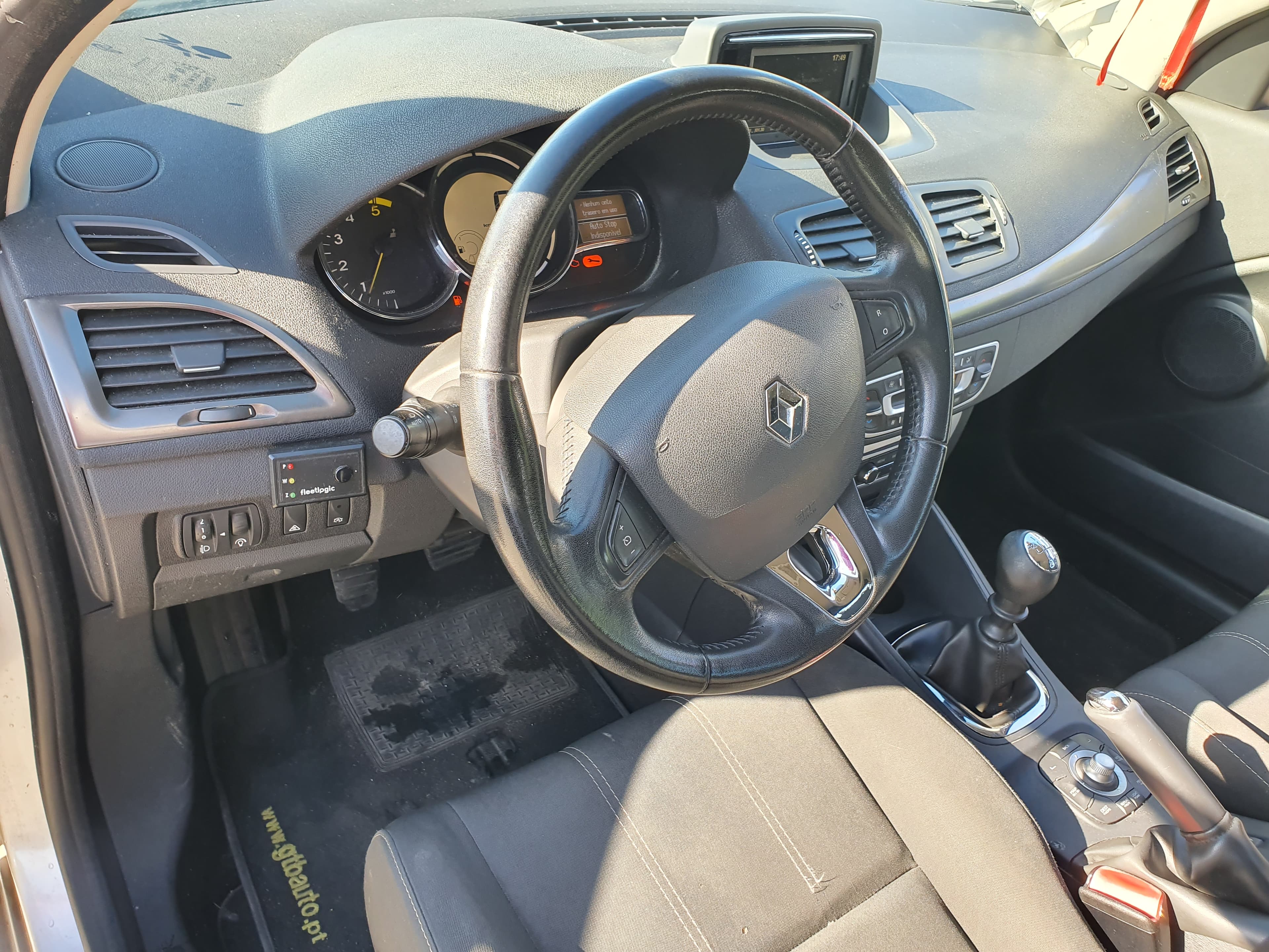 Renault Mégane 1.5 DCI  · Ano 2013 — imagen 35