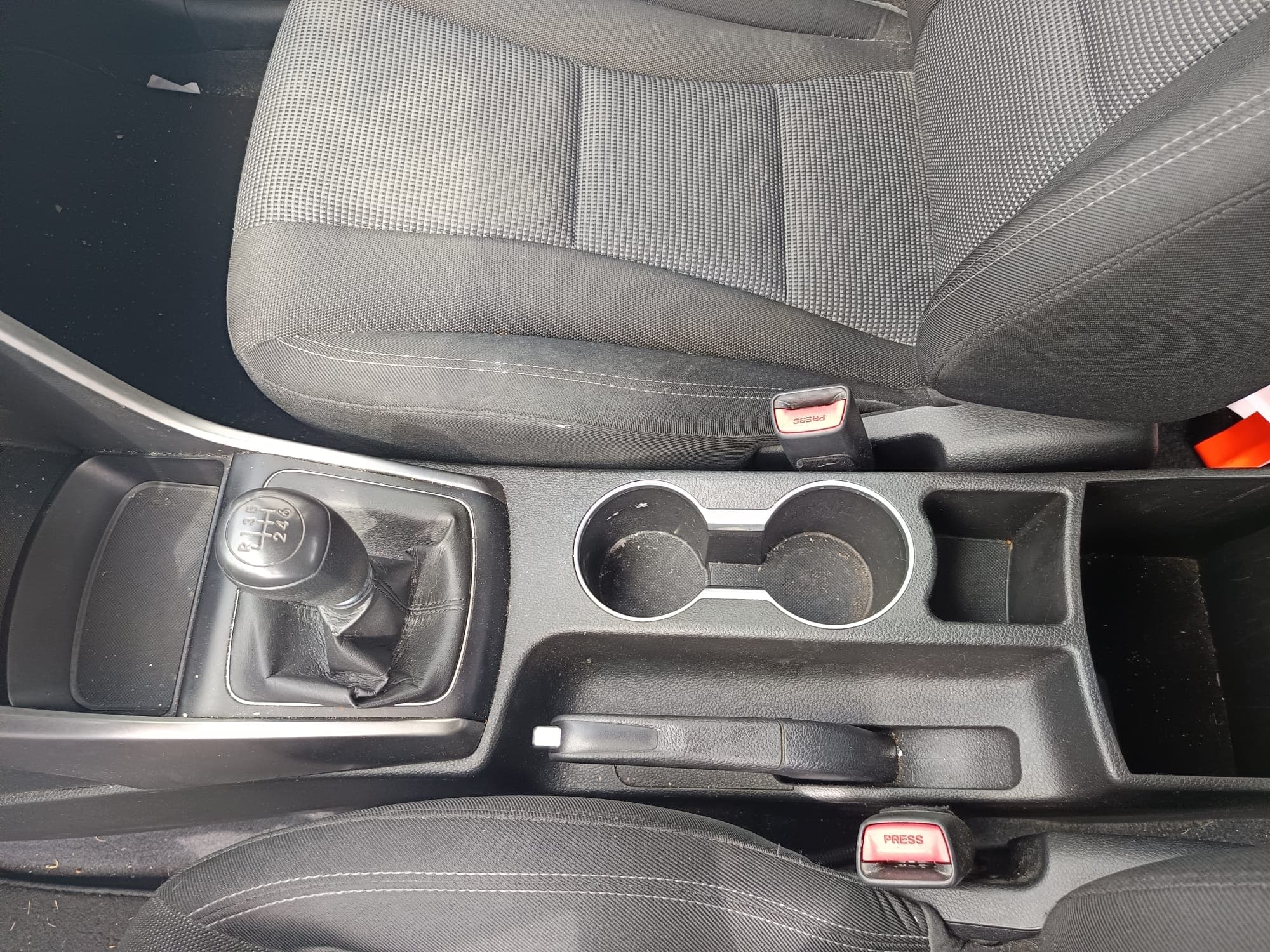 Hyundai i30 GD 1.4 CRDi · Ano 2013 — image 24