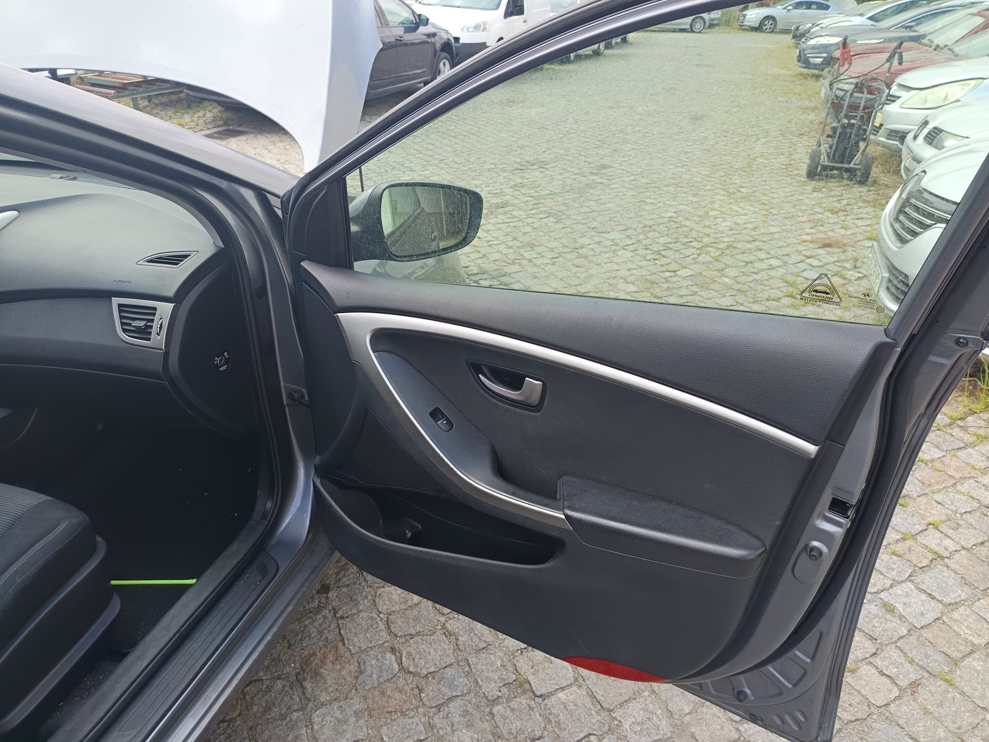 Hyundai i30 GD 1.4 CRDi · Ano 2013 — image 28
