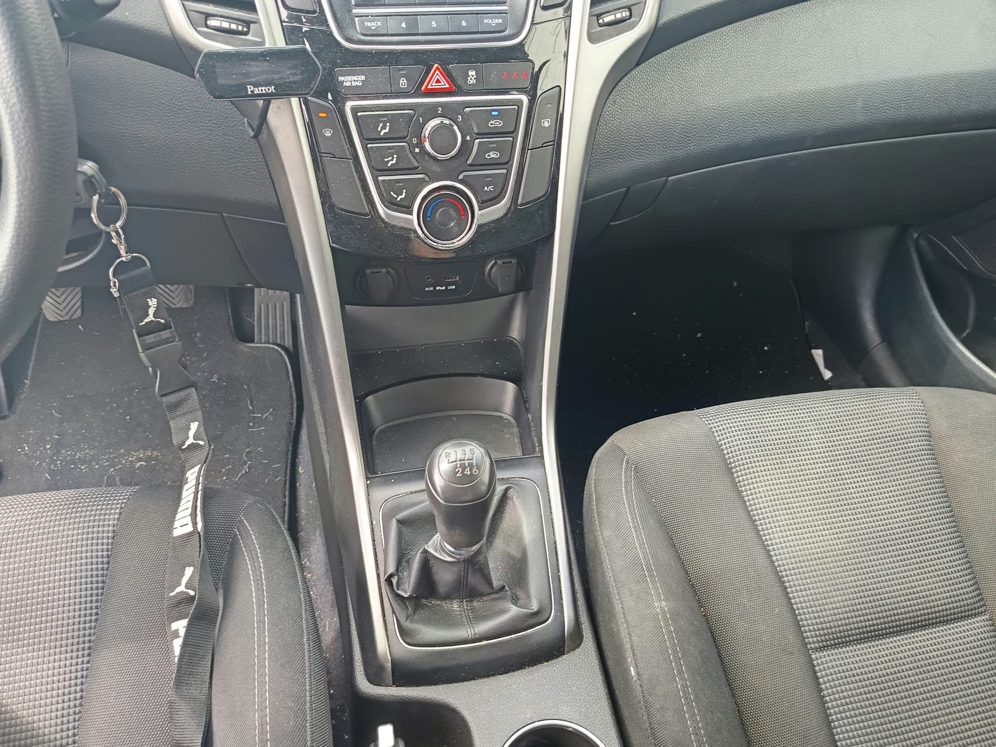Hyundai i30 GD 1.4 CRDi · Ano 2013 — image 32