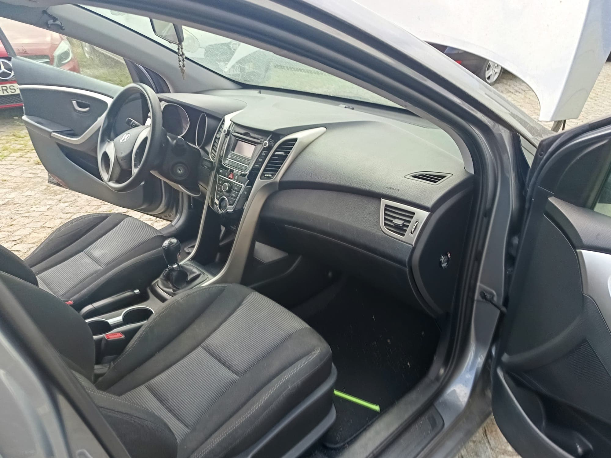 Hyundai i30 GD 1.4 CRDi · Ano 2013 — image 33