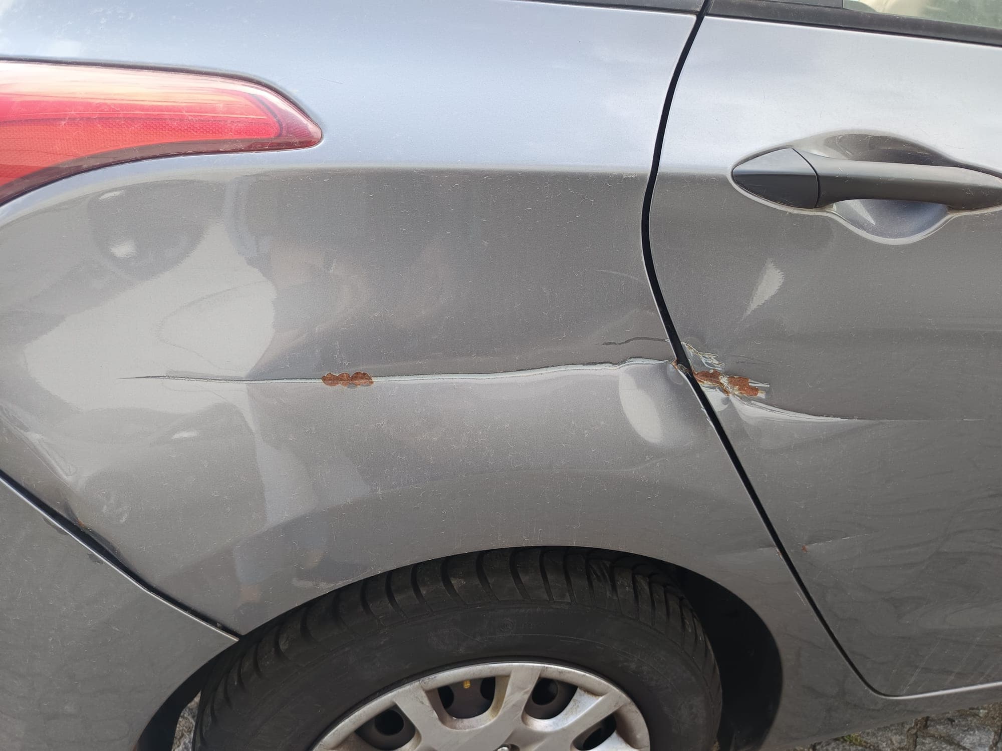 Hyundai i30 GD 1.4 CRDi · Ano 2013 — image 16