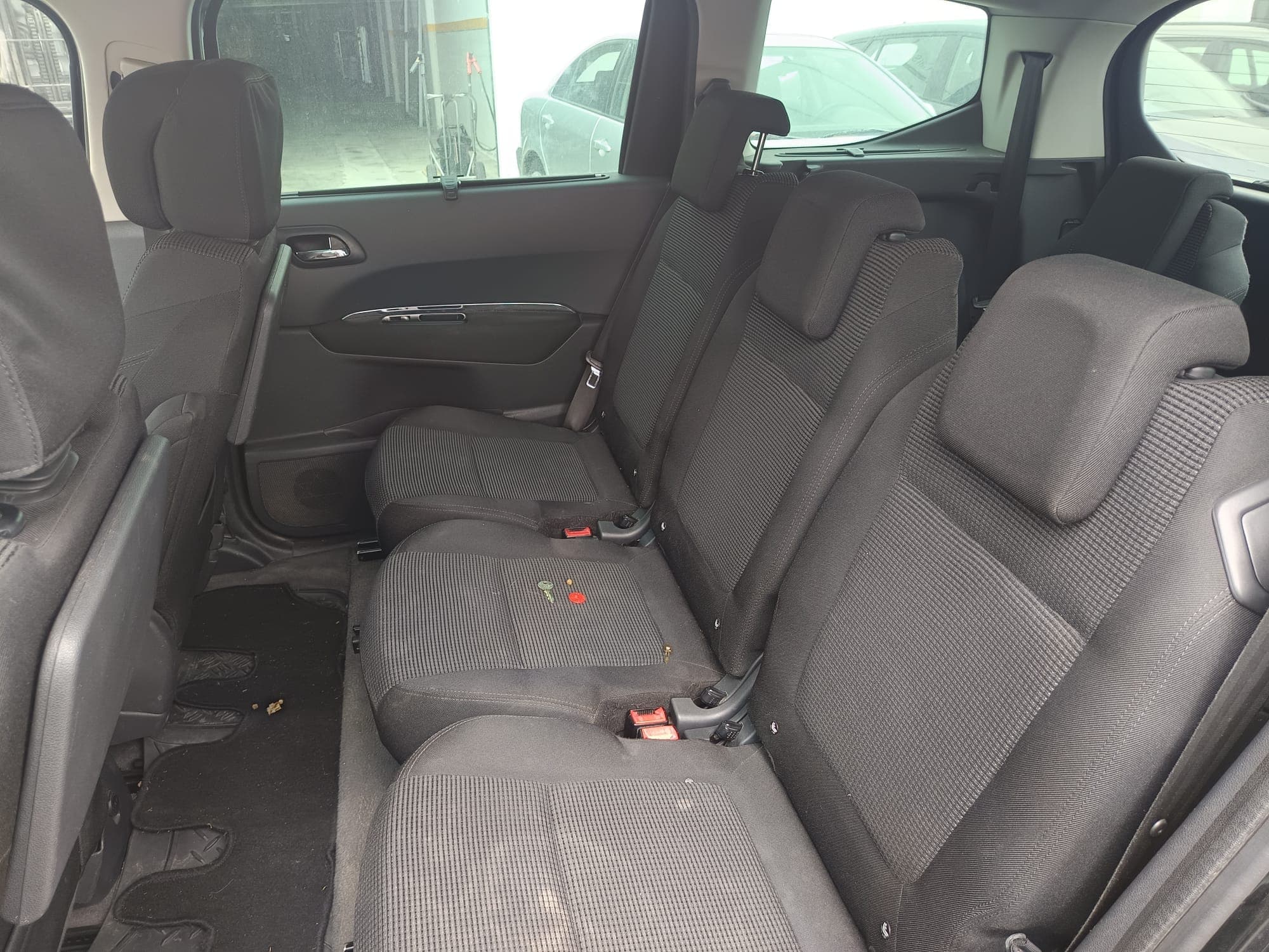 Peugeot  5008 · Ano 2010 — imagem 16