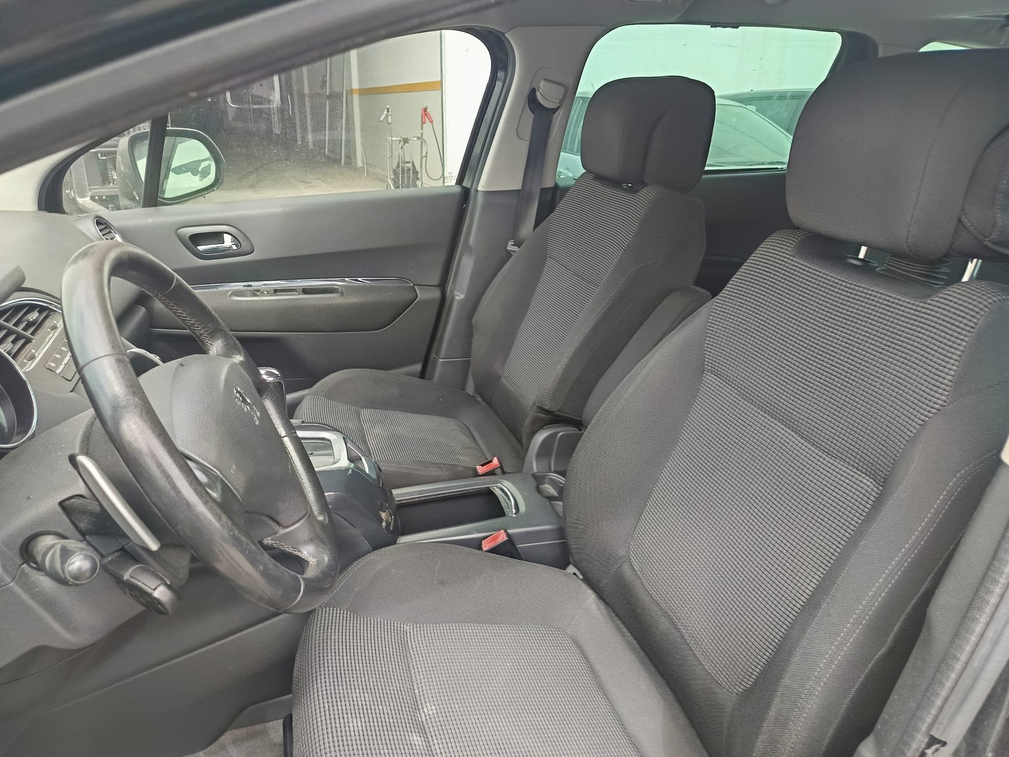 Peugeot  5008 · Ano 2010 — imagem 26