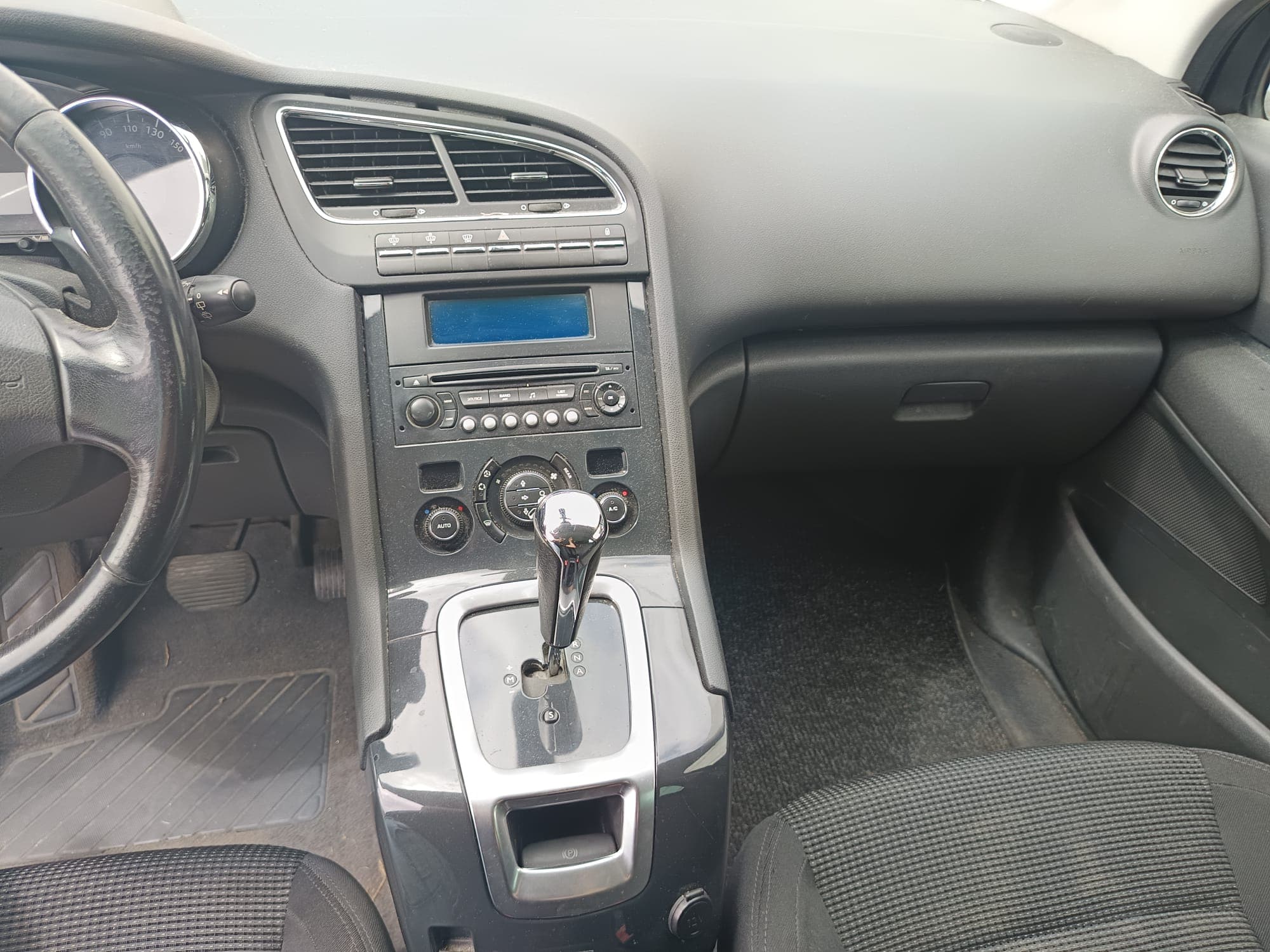 Peugeot  5008 · Ano 2010 — imagem 22