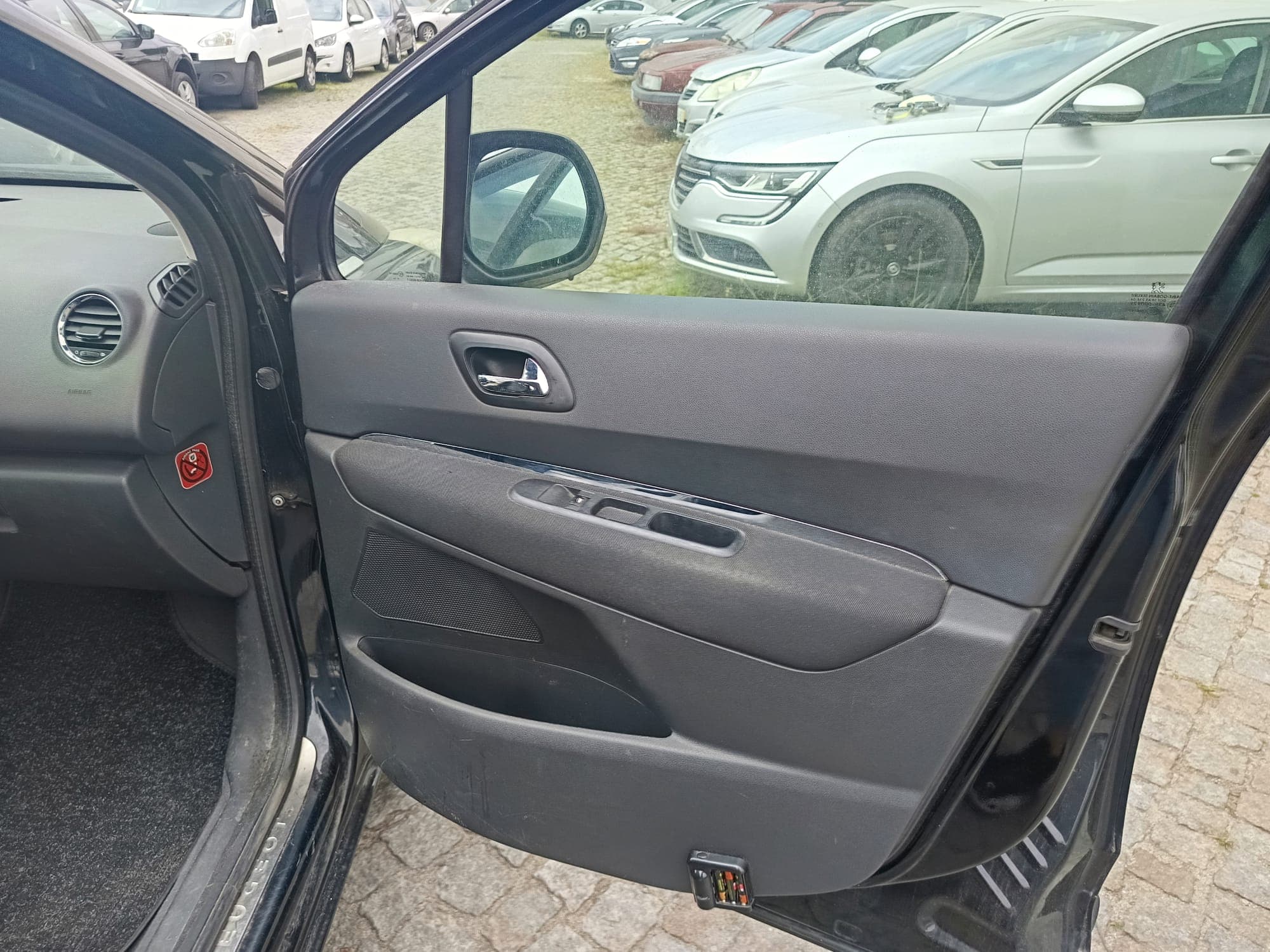 Peugeot  5008 · Ano 2010 — imagem 18