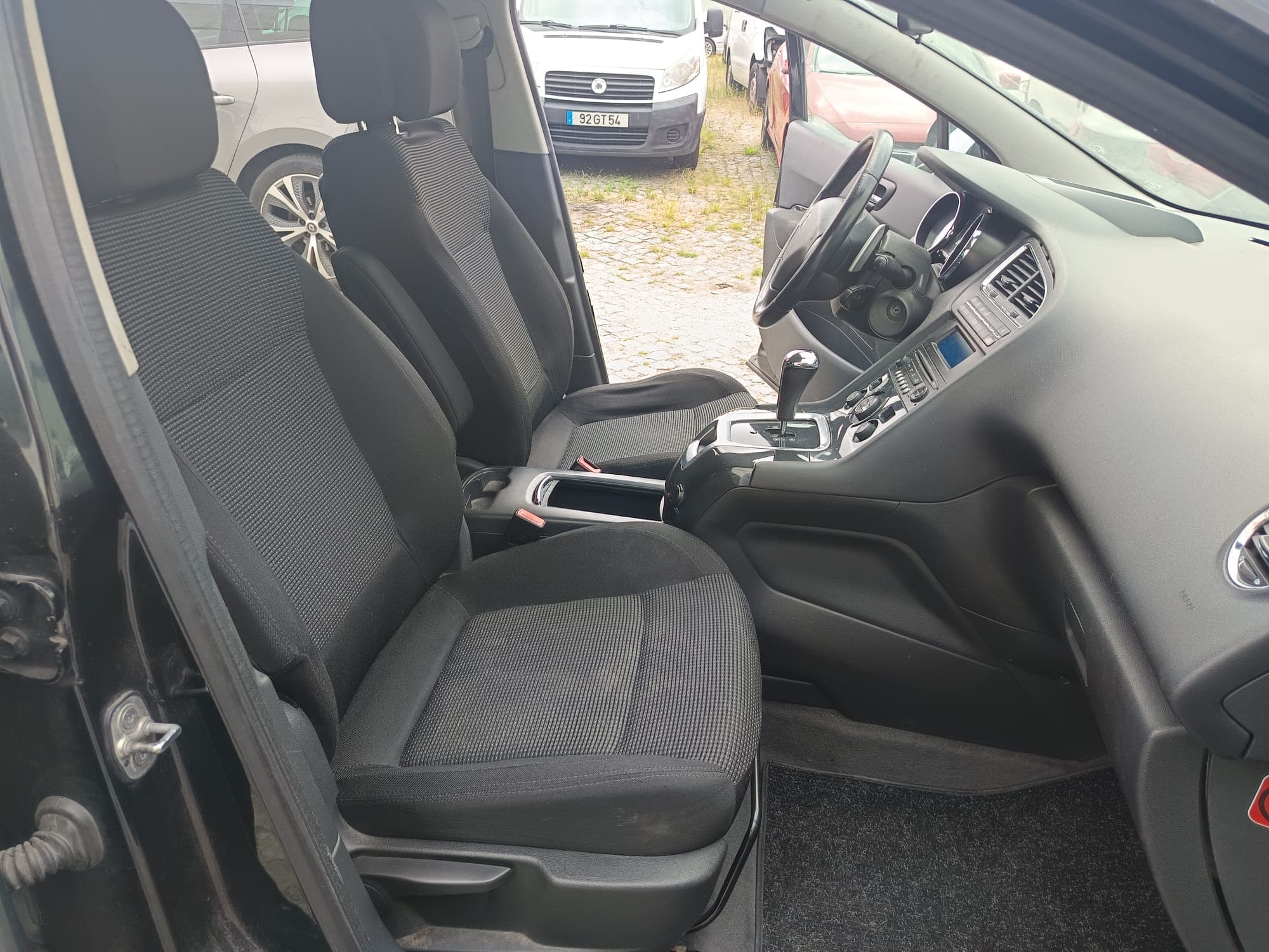 Peugeot  5008 · Ano 2010 — imagem 21