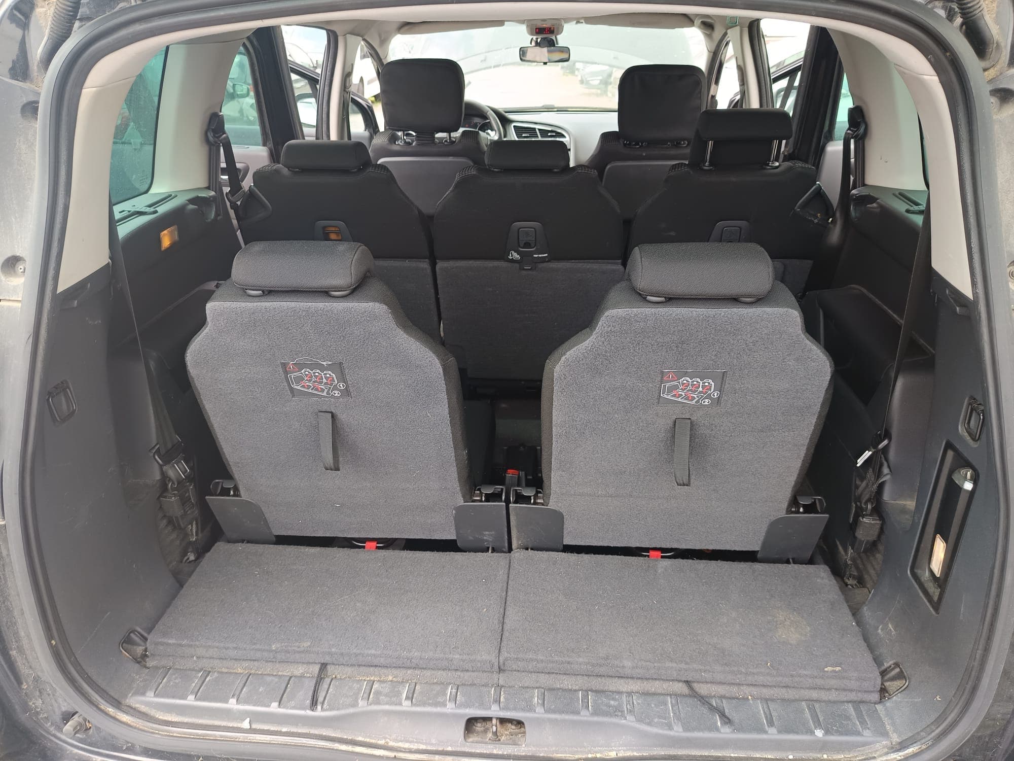 Peugeot  5008 · Ano 2010 — imagem 28