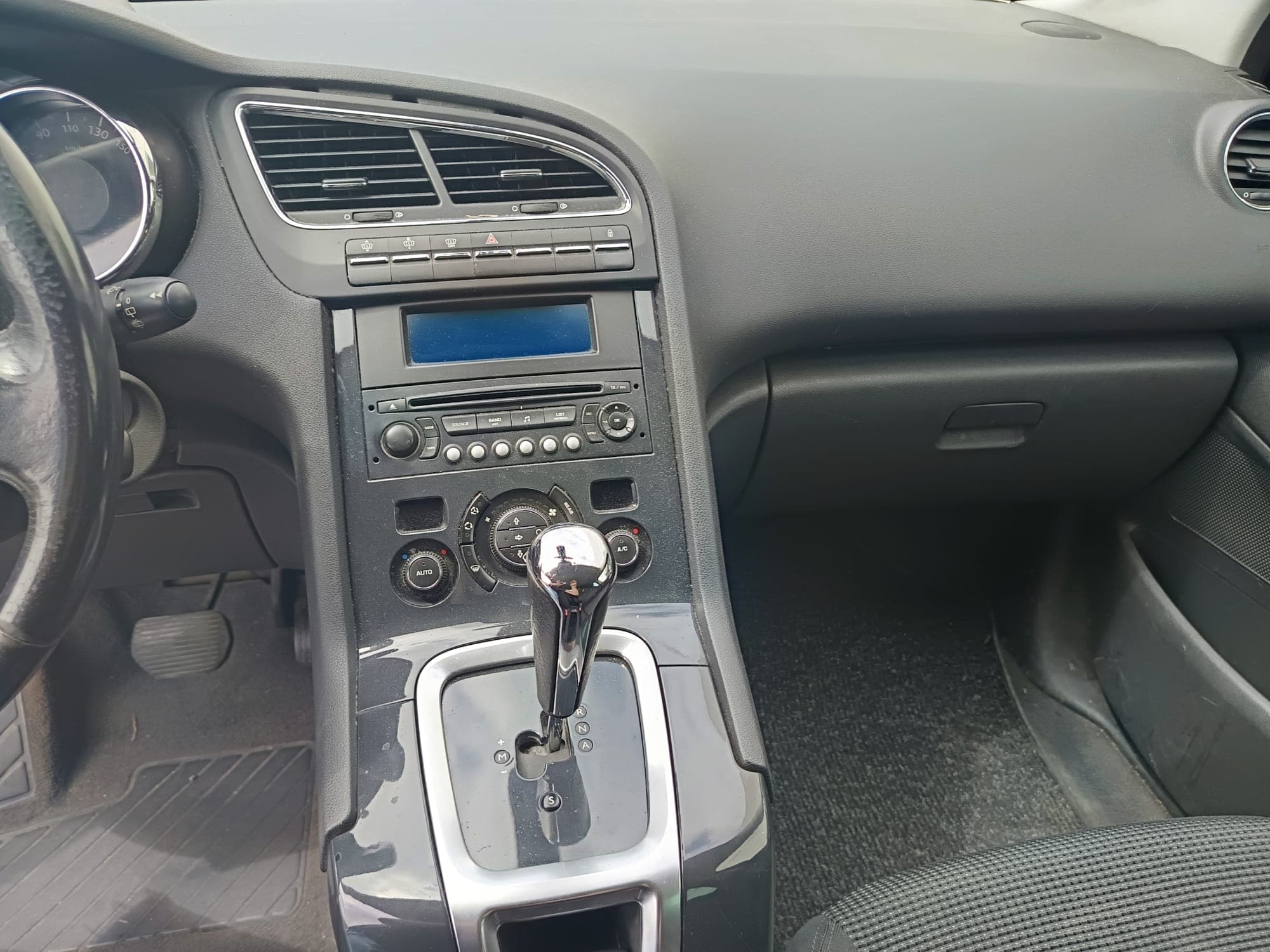 Peugeot  5008 · Ano 2010 — imagem 35