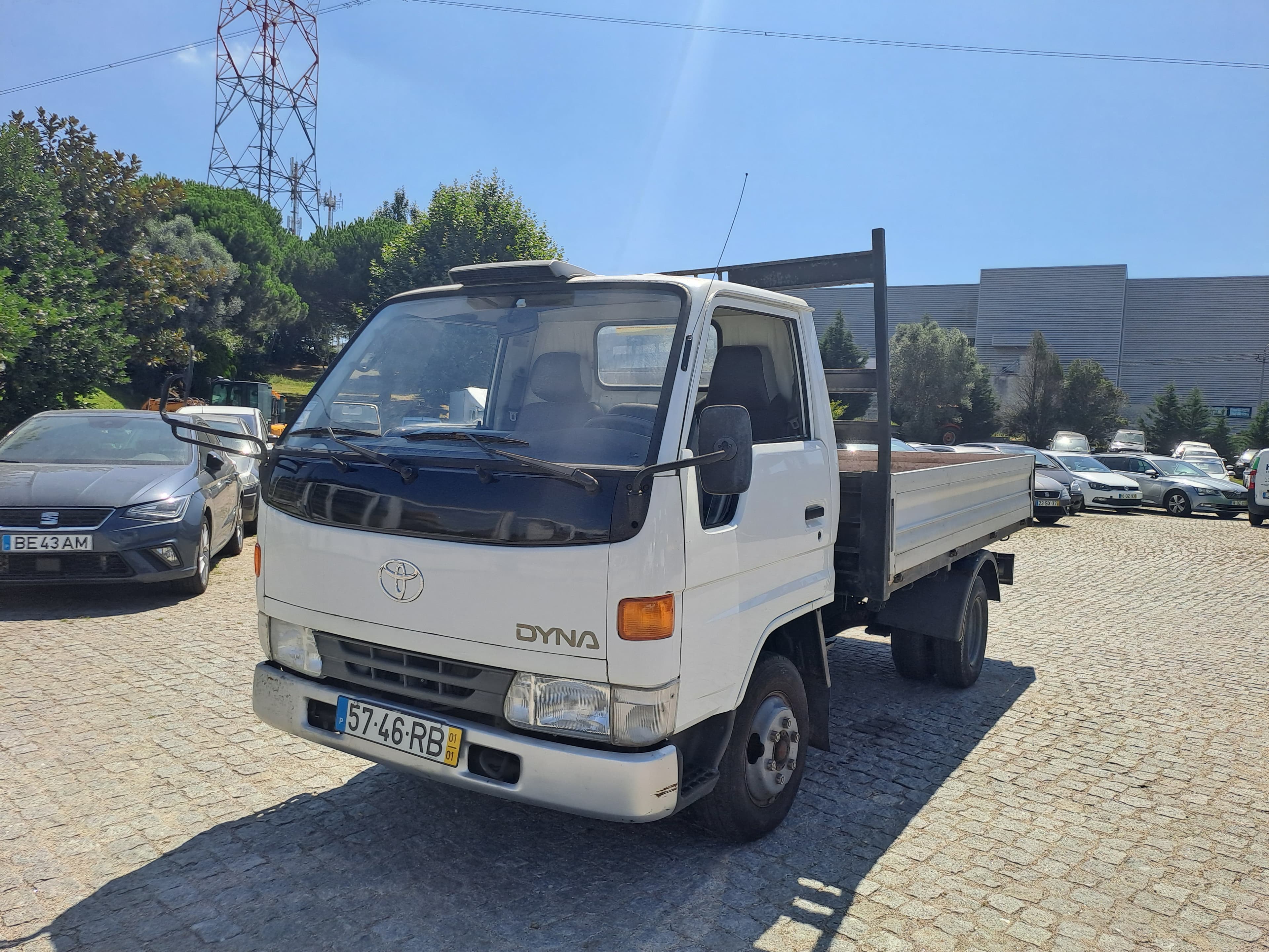 Toyota Dyna 150 3.0D · Ano 2001 — image 2