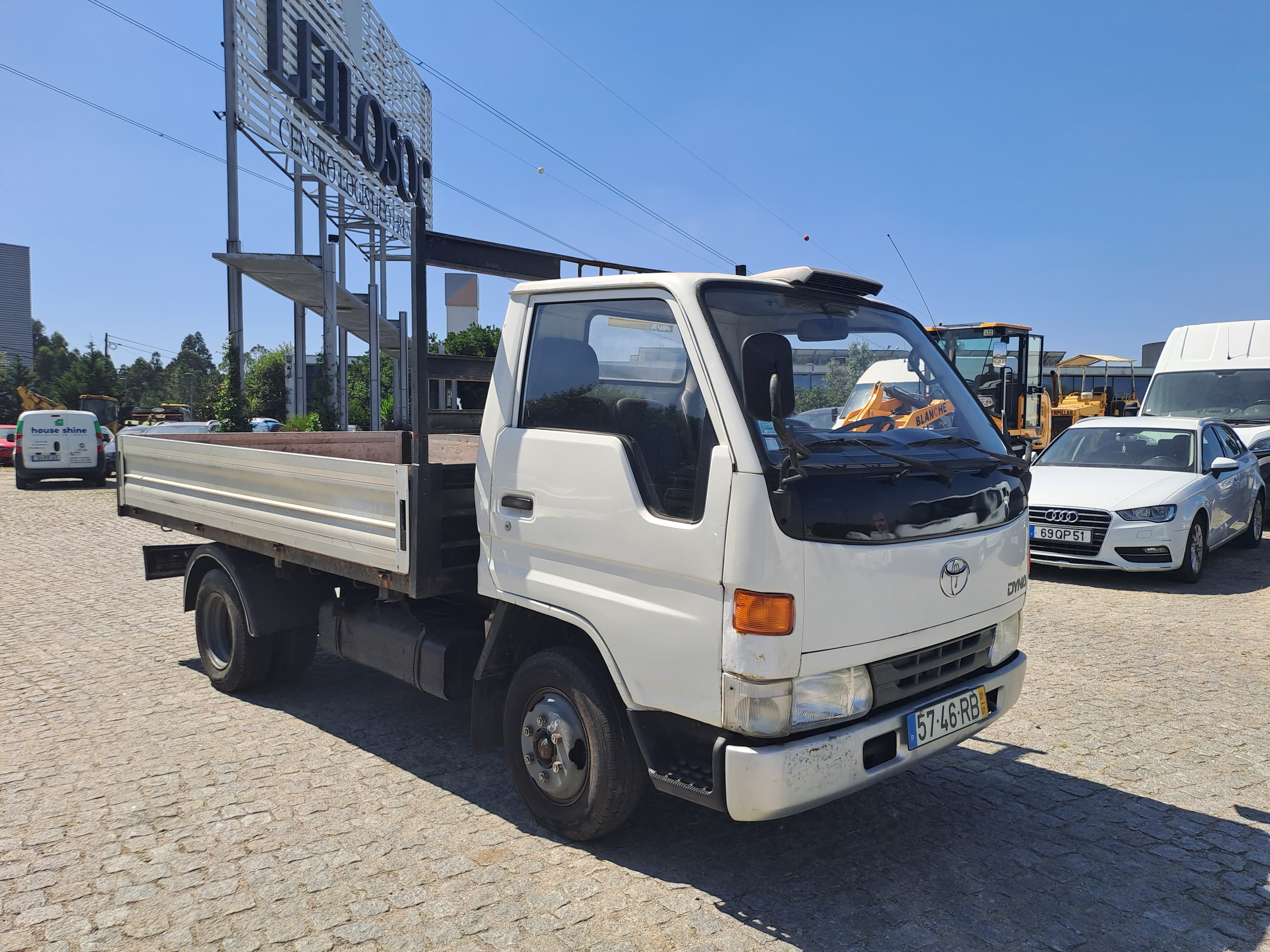 Toyota Dyna 150 3.0D · Ano 2001 — image 1