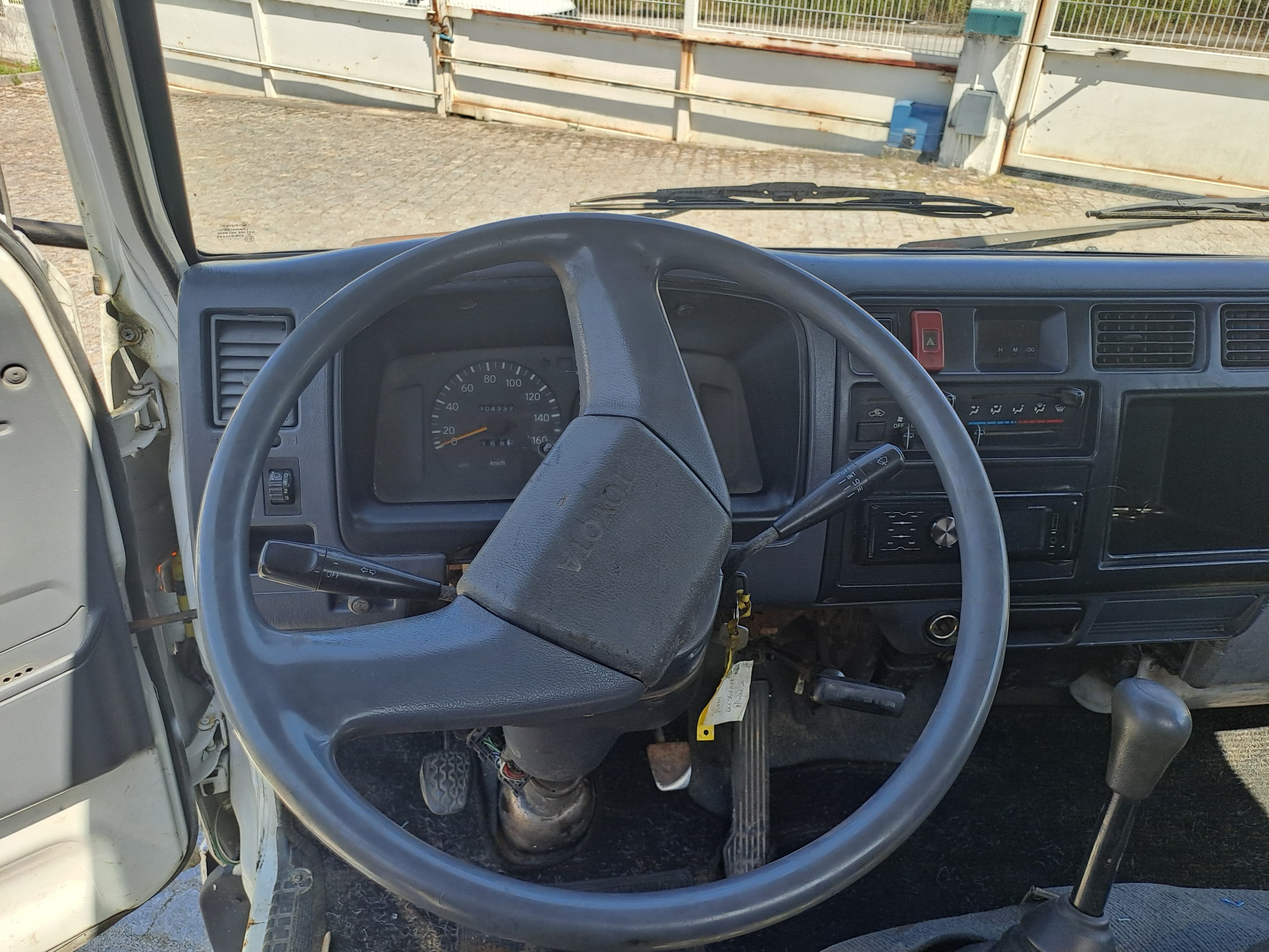 Toyota Dyna 150 3.0D · Ano 2001 — image 19