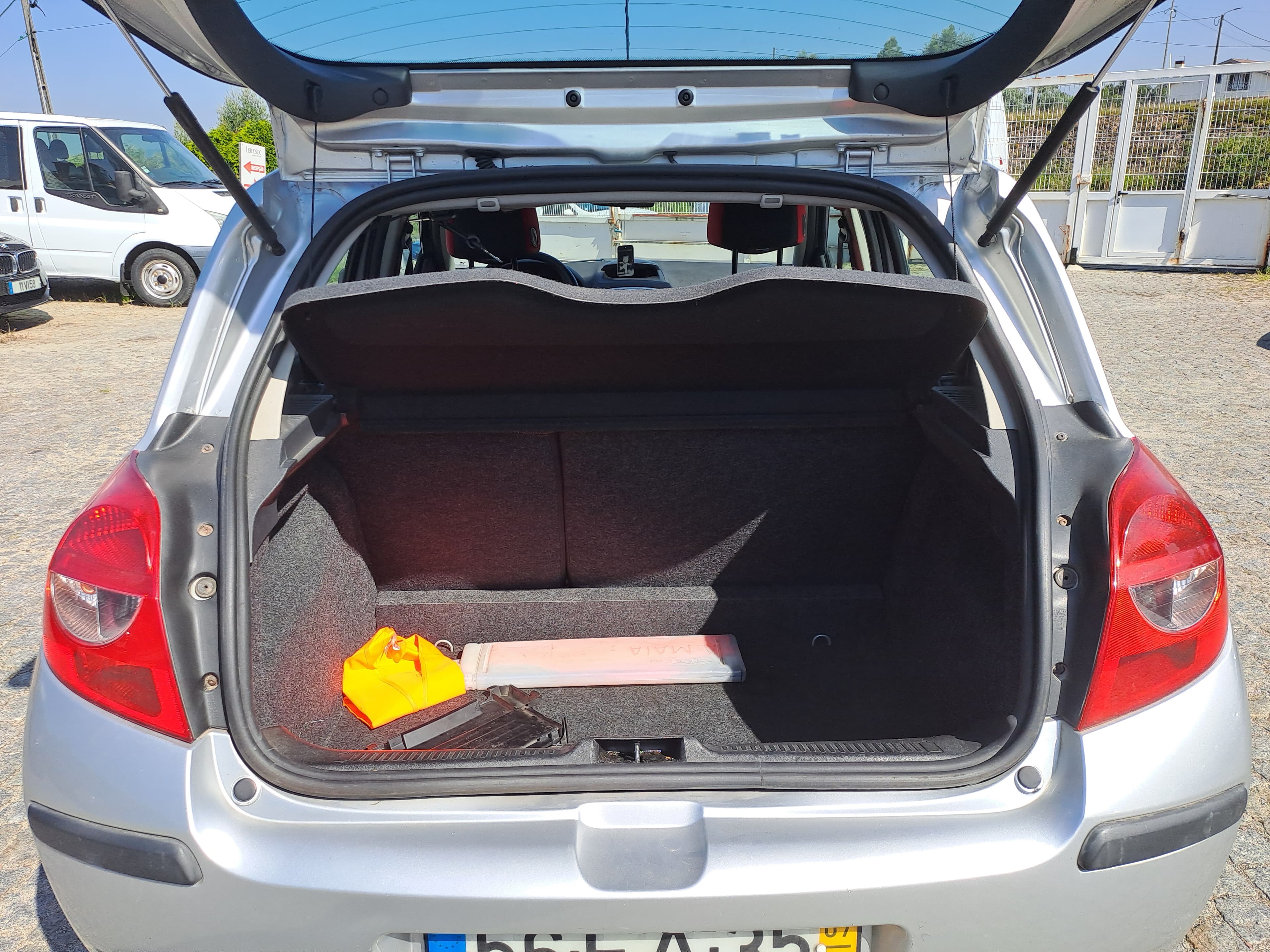 Renault Clio · Ano 2007 — imagen 7