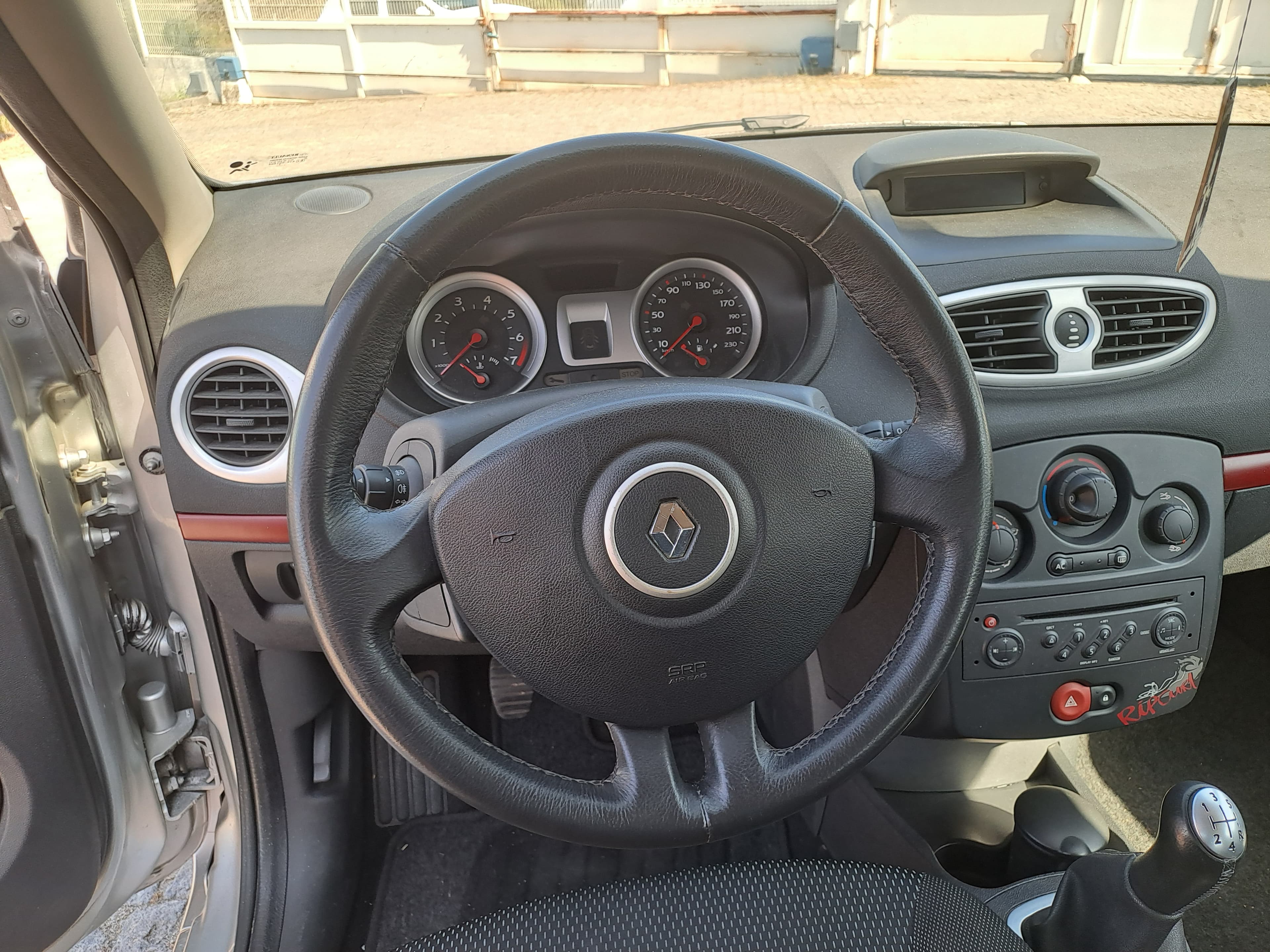 Renault Clio · Ano 2007 — imagen 24