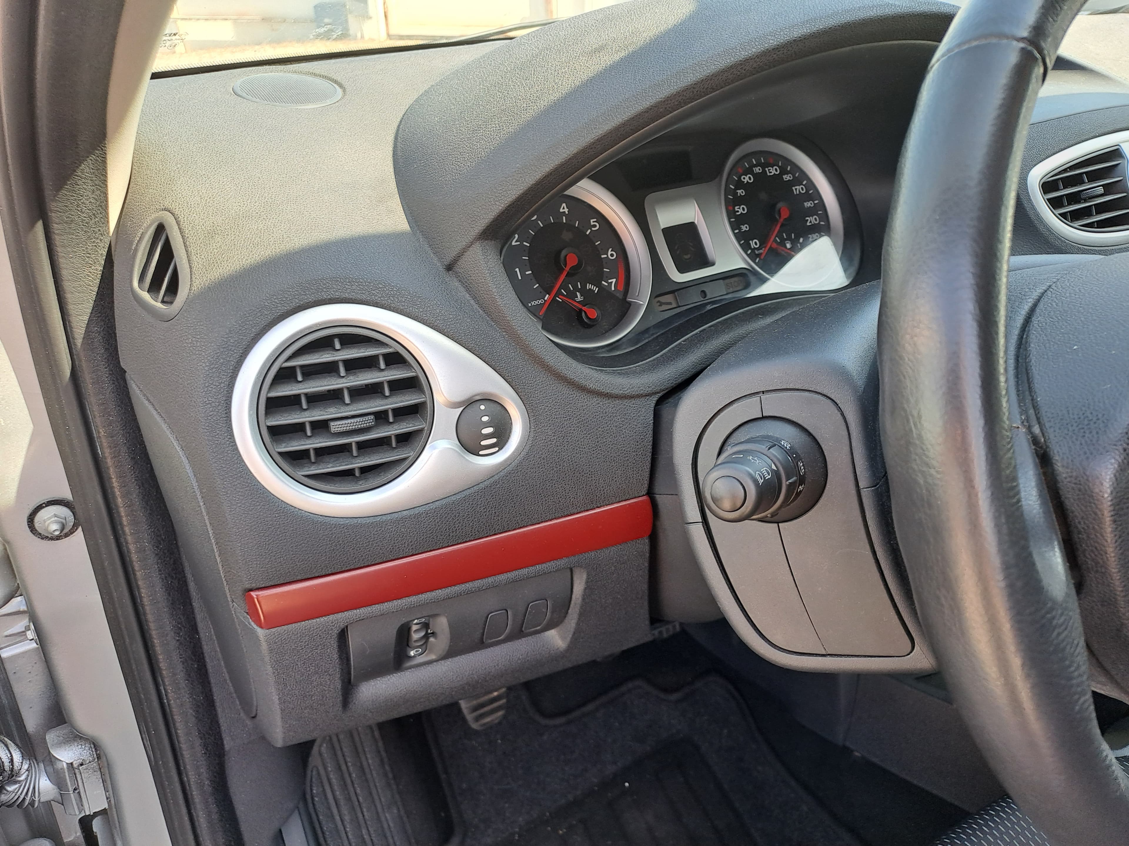 Renault Clio · Ano 2007 — imagen 23