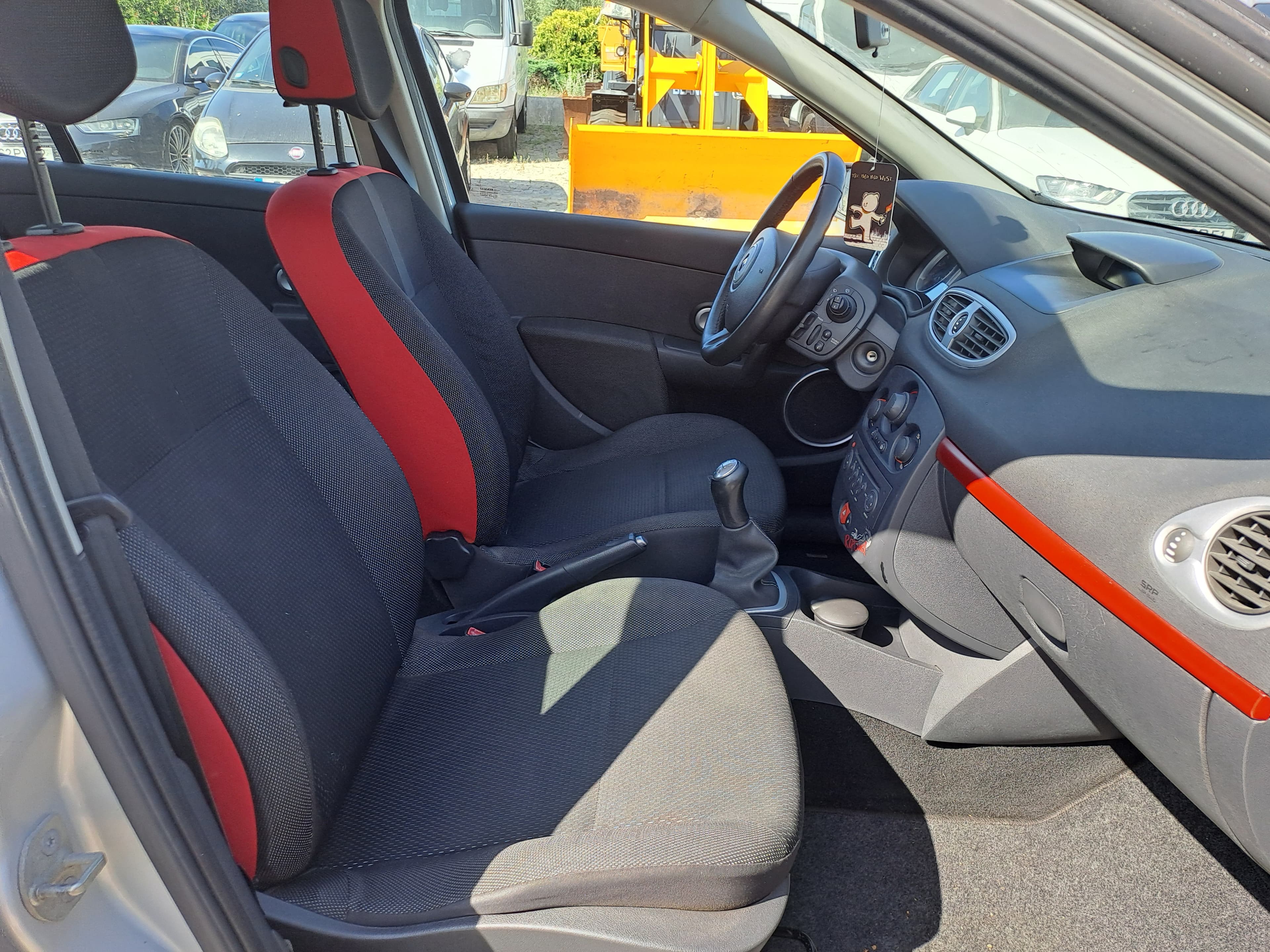 Renault Clio · Ano 2007 — imagen 18