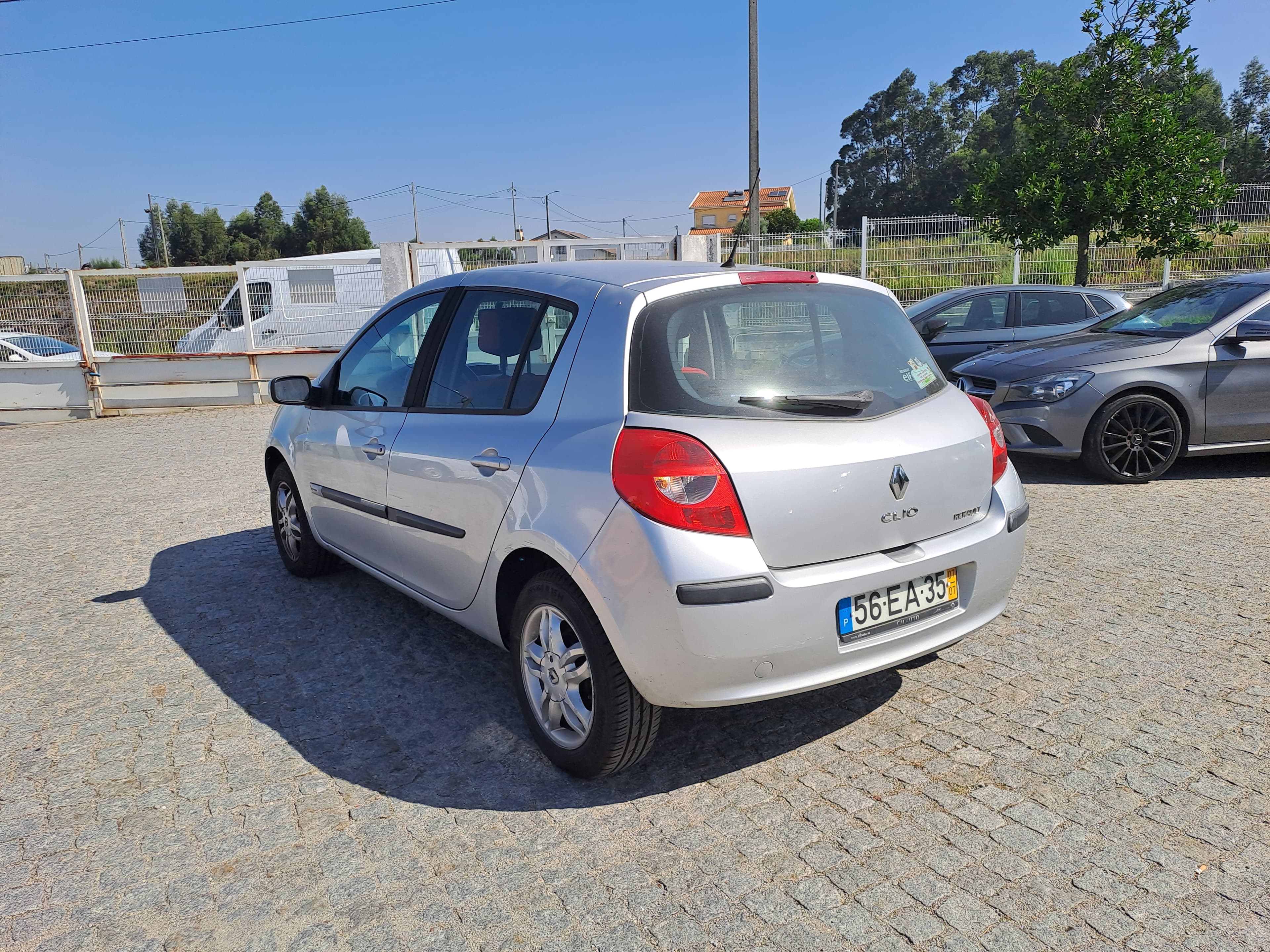 Renault Clio · Ano 2007 — imagen 6