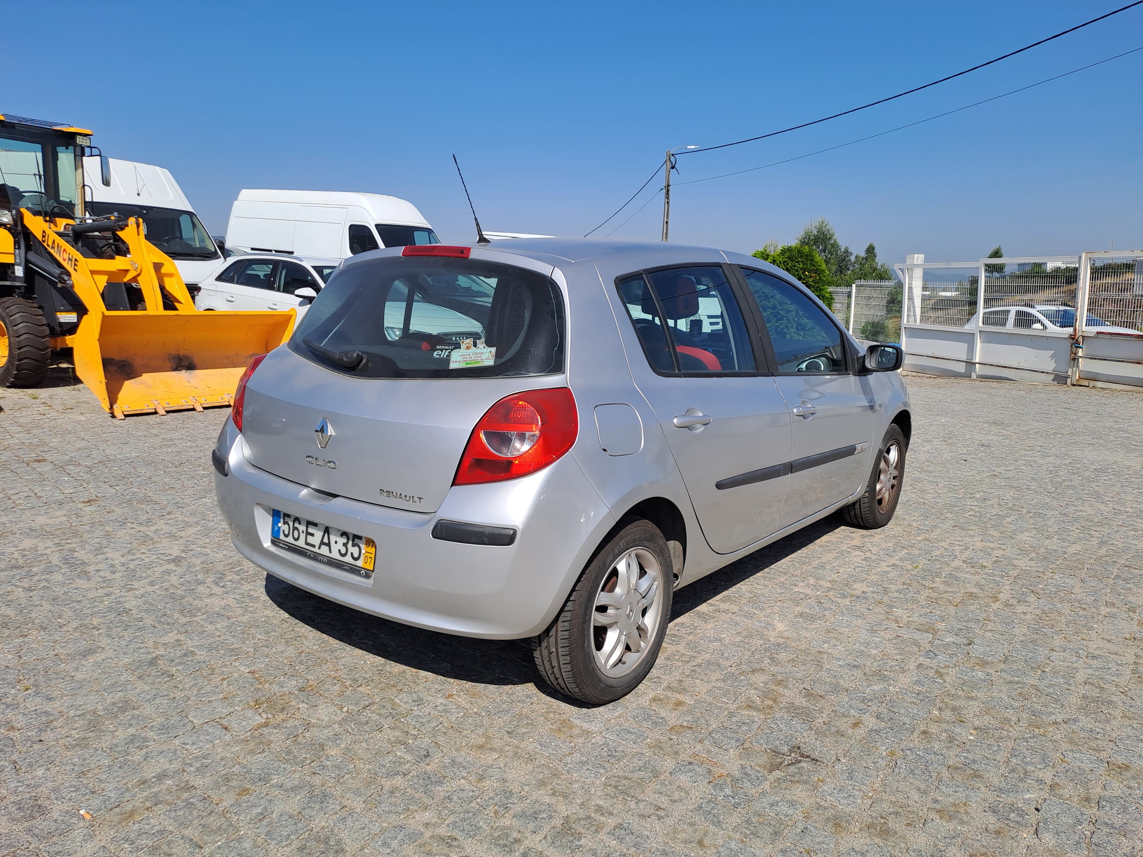 Renault Clio · Ano 2007 — imagen 4