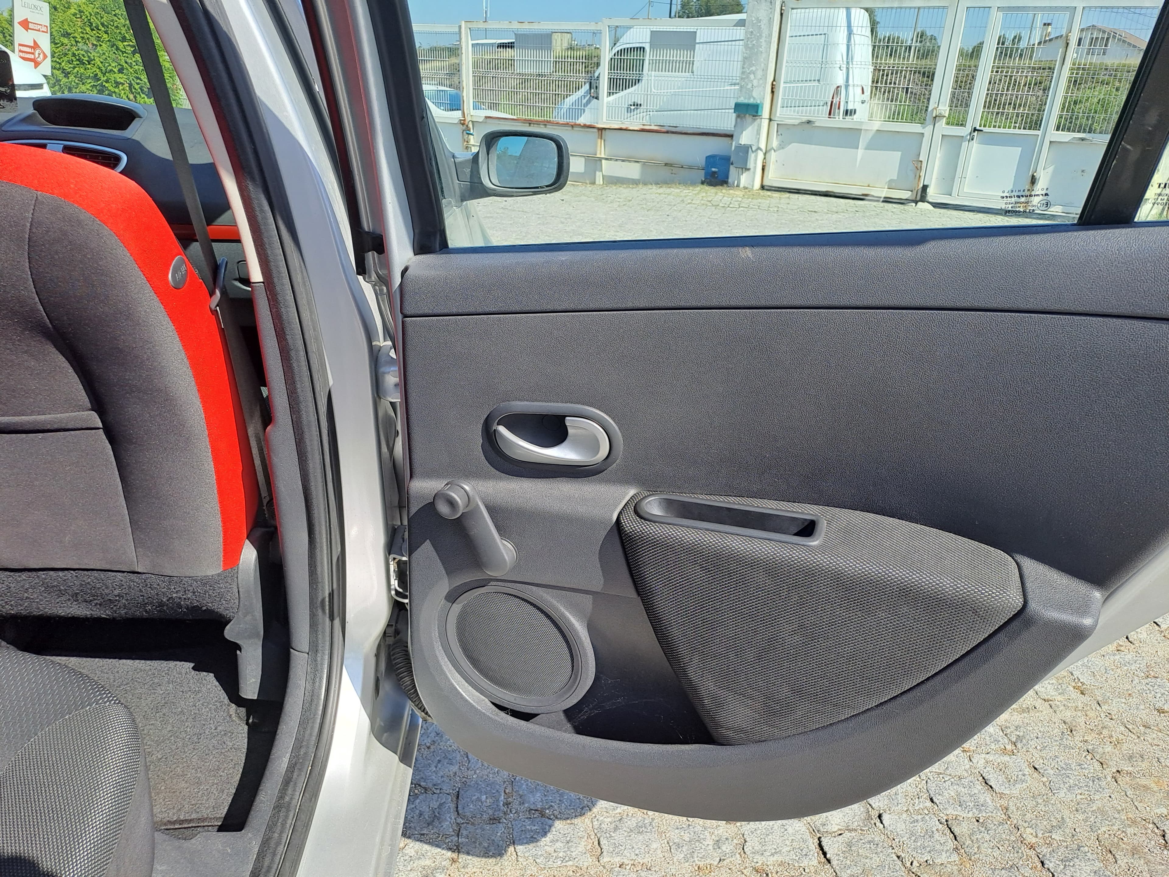 Renault Clio · Ano 2007 — imagen 15