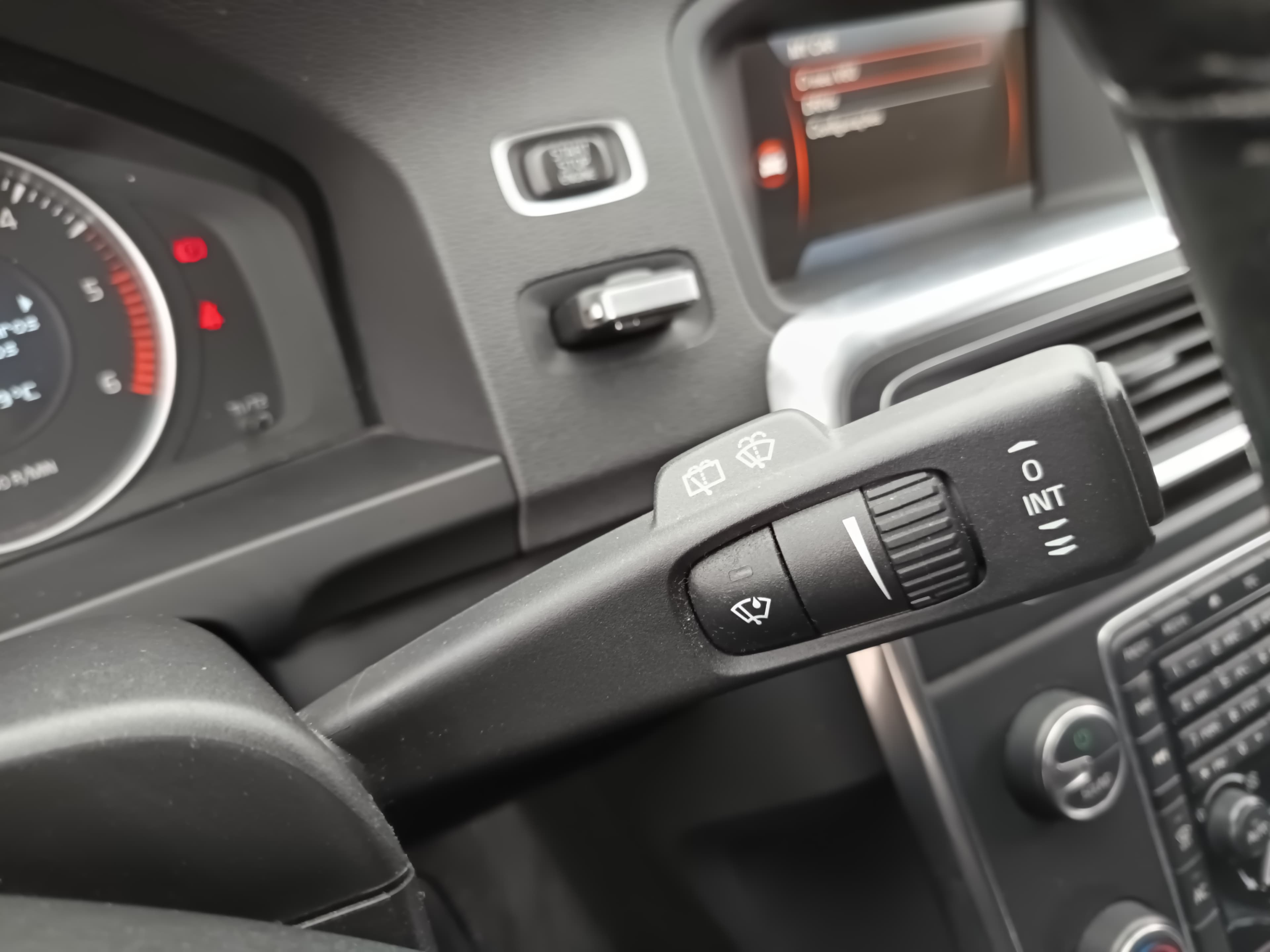 Volvo V60 · Ano 2011 — imagem 43