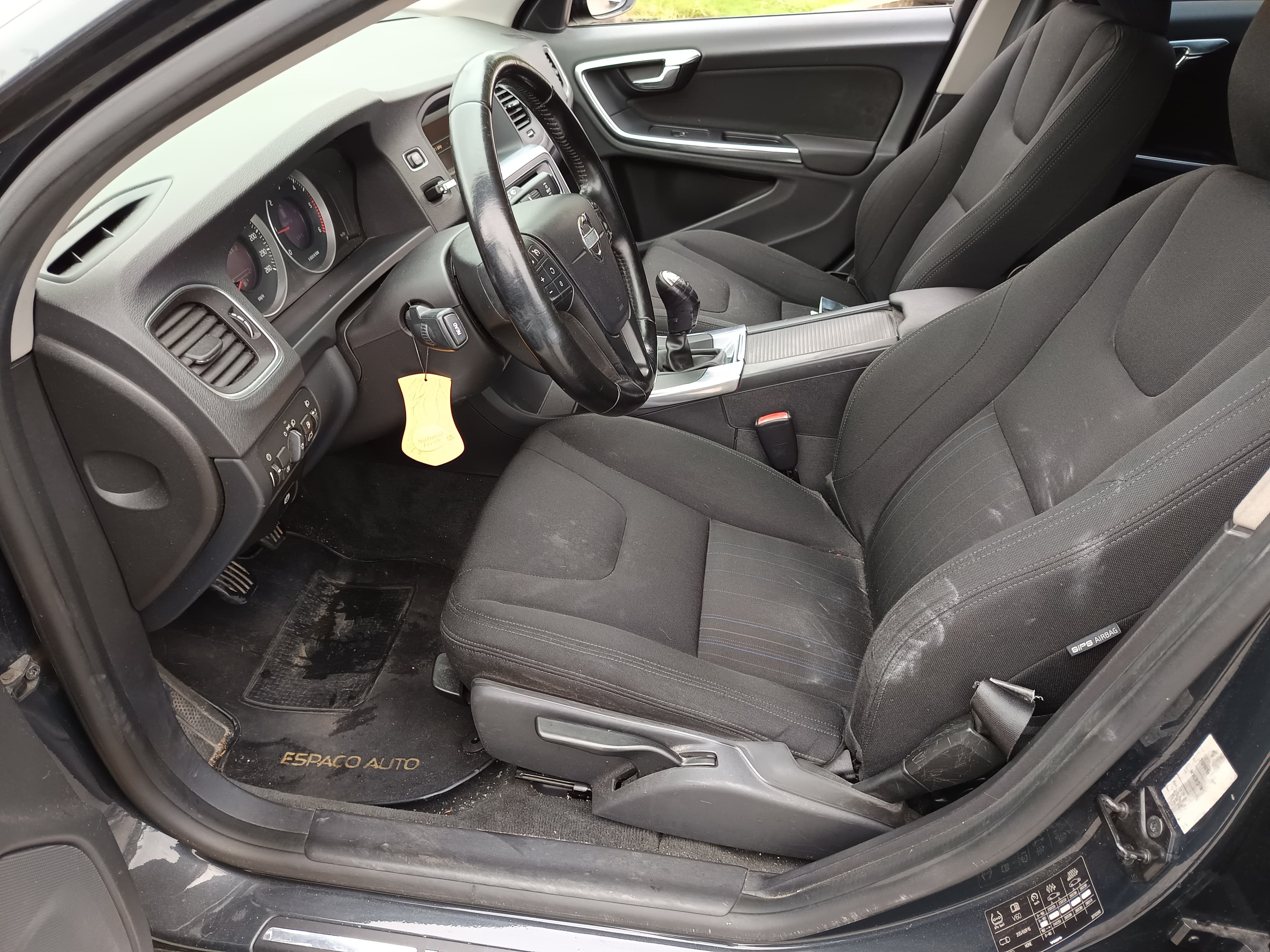 Volvo V60 · Ano 2011 — imagem 34