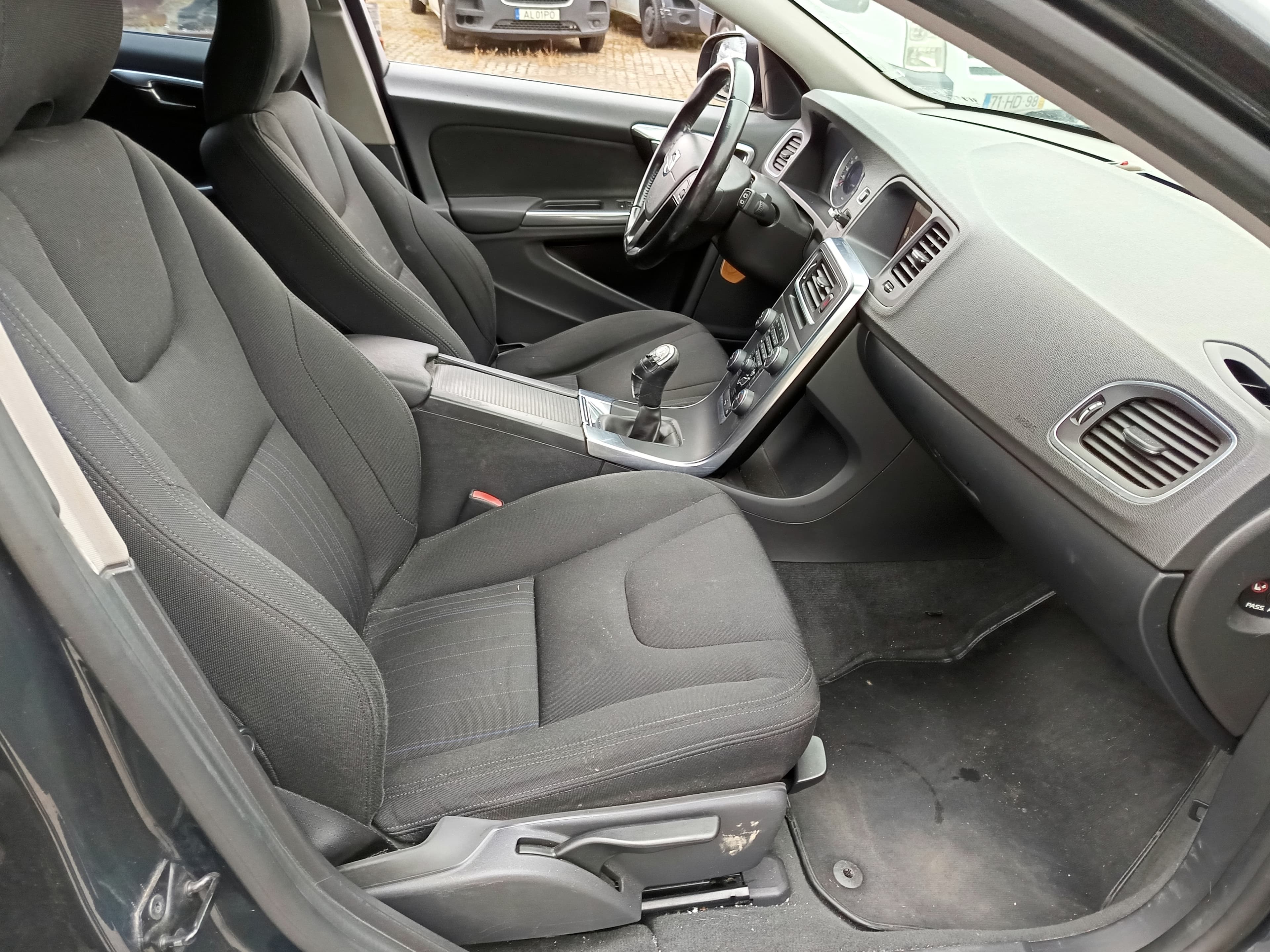 Volvo V60 · Ano 2011 — imagem 28