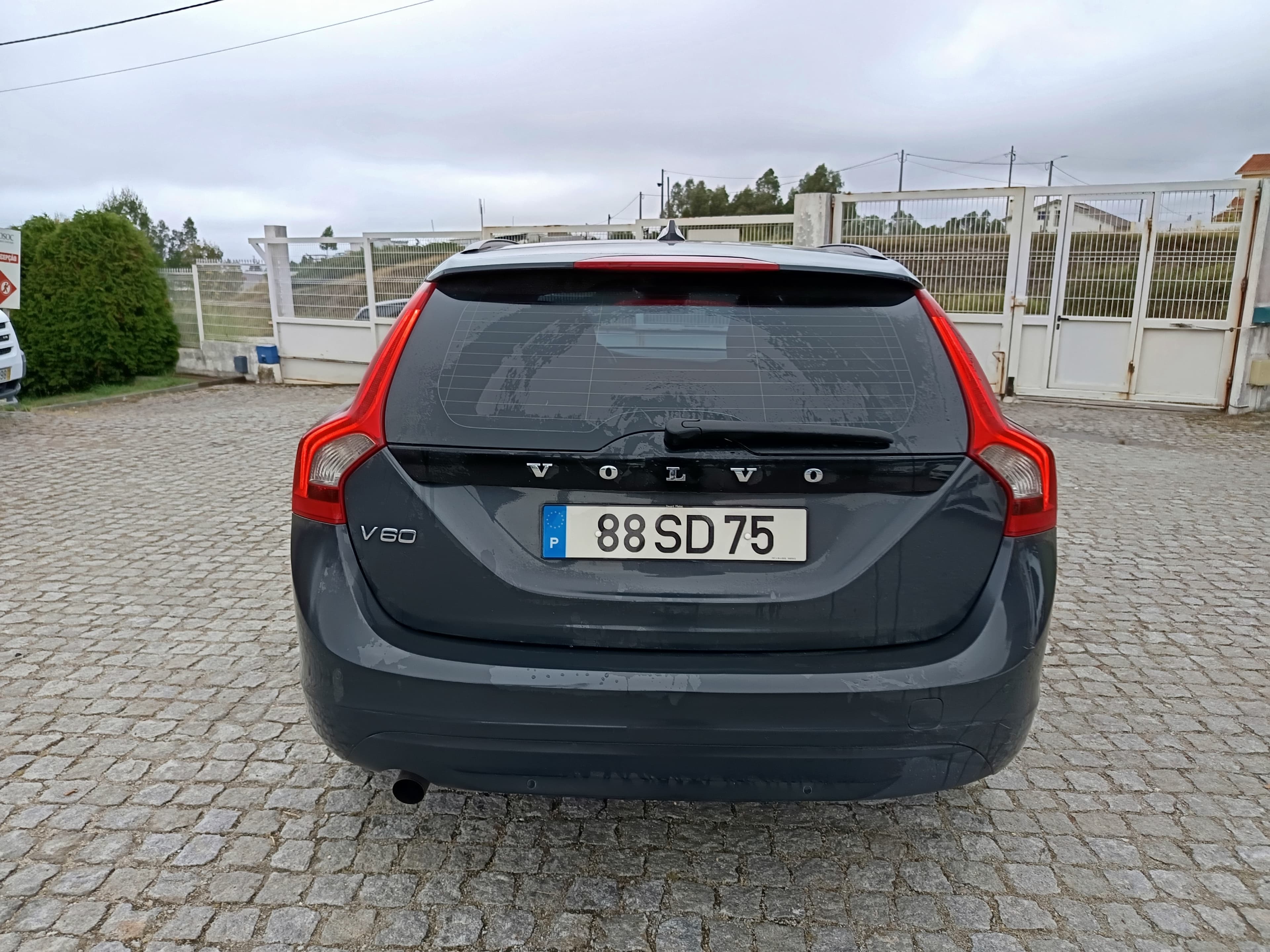 Volvo V60 · Ano 2011 — imagem 5