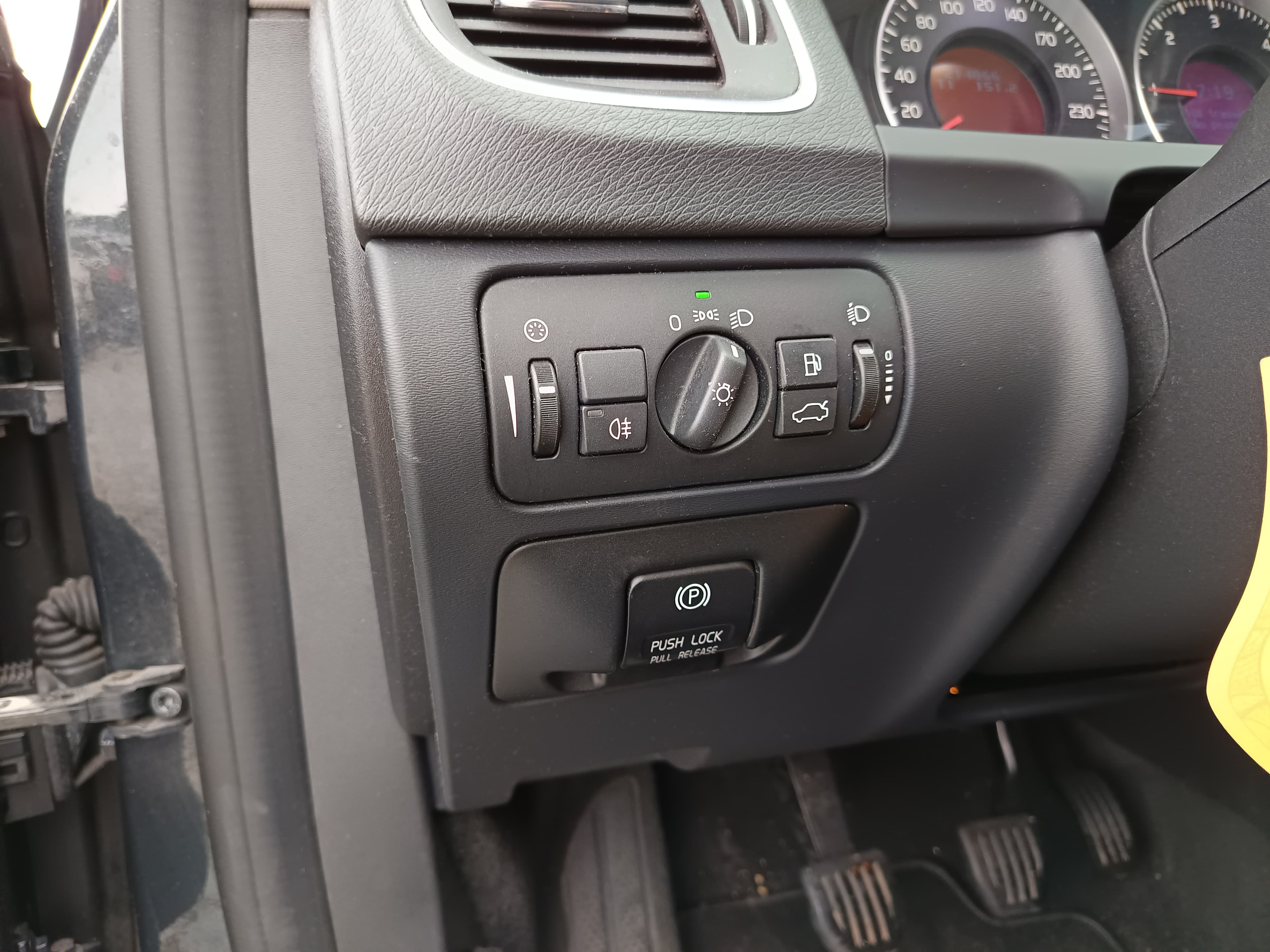 Volvo V60 · Ano 2011 — imagem 45