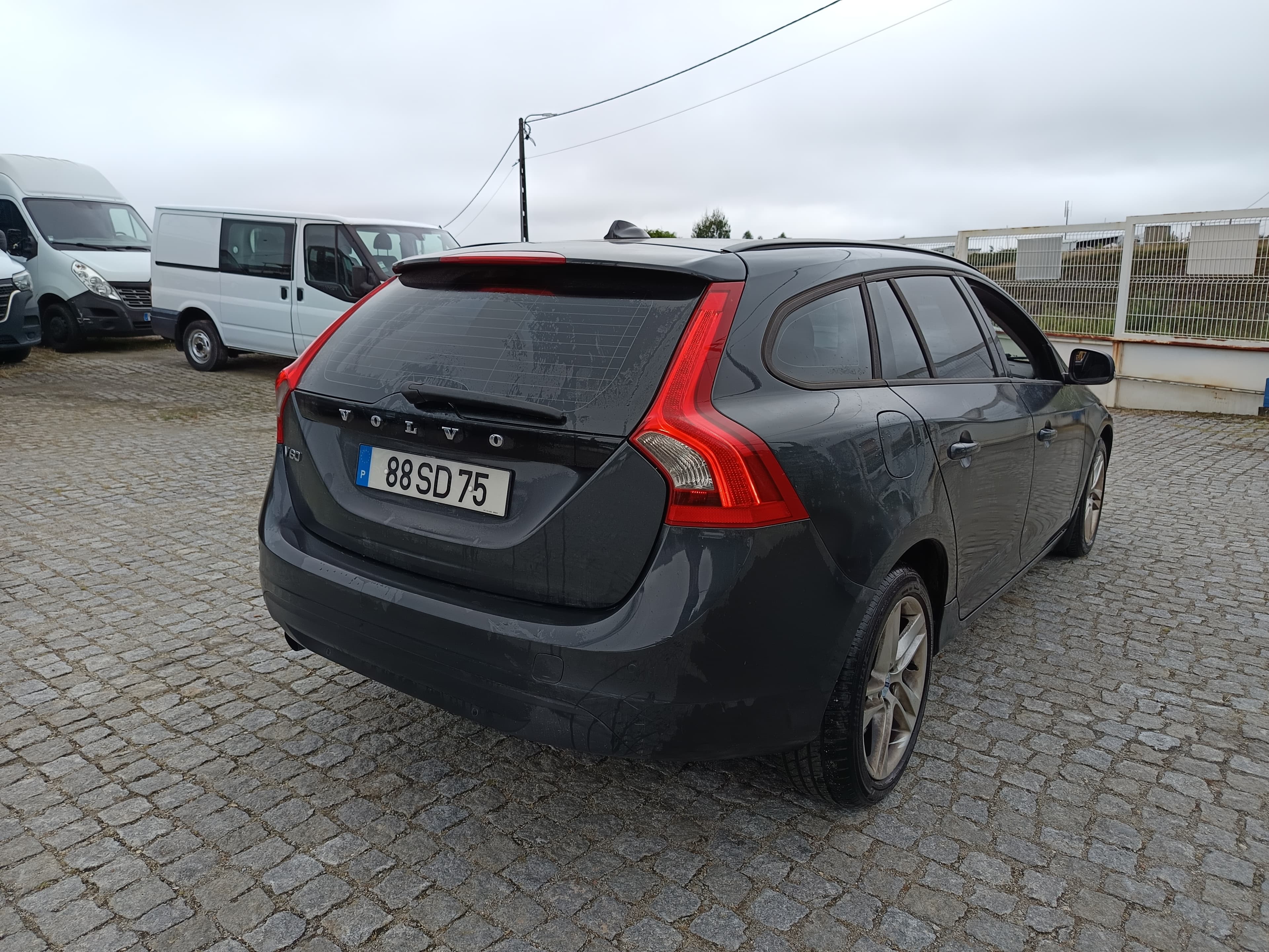 Volvo V60 · Ano 2011 — imagem 4