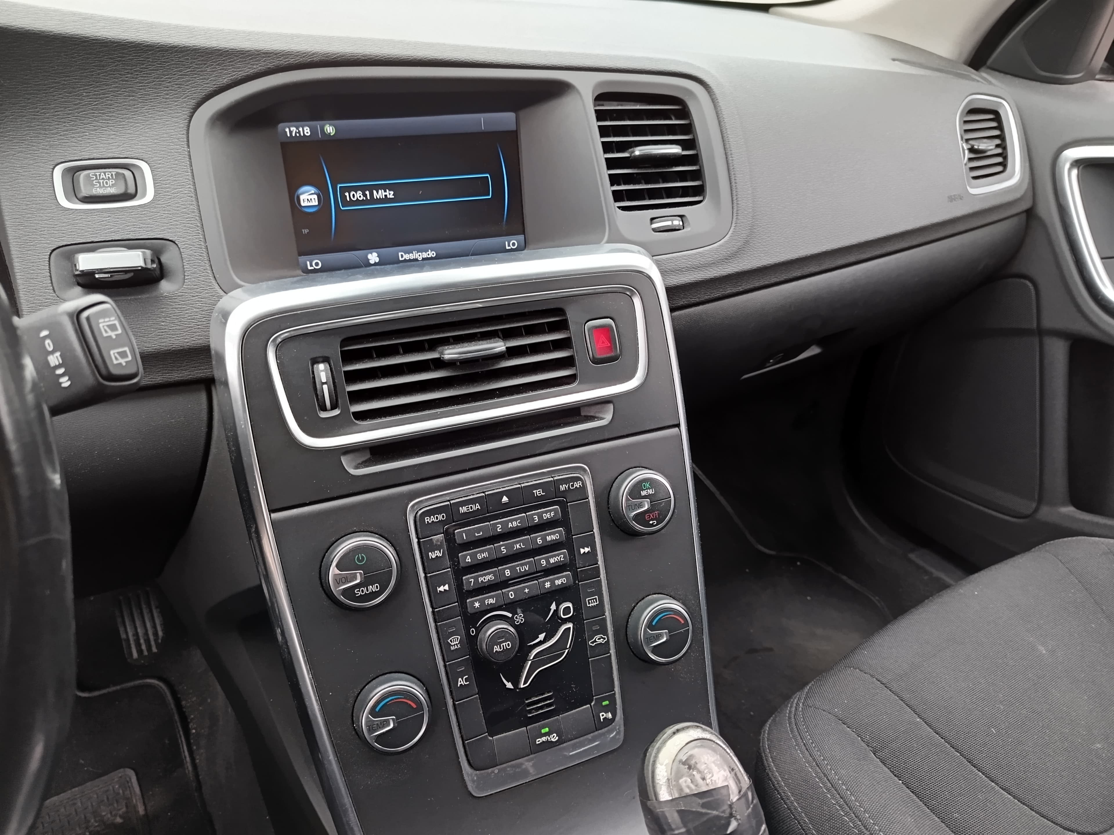 Volvo V60 · Ano 2011 — imagem 37
