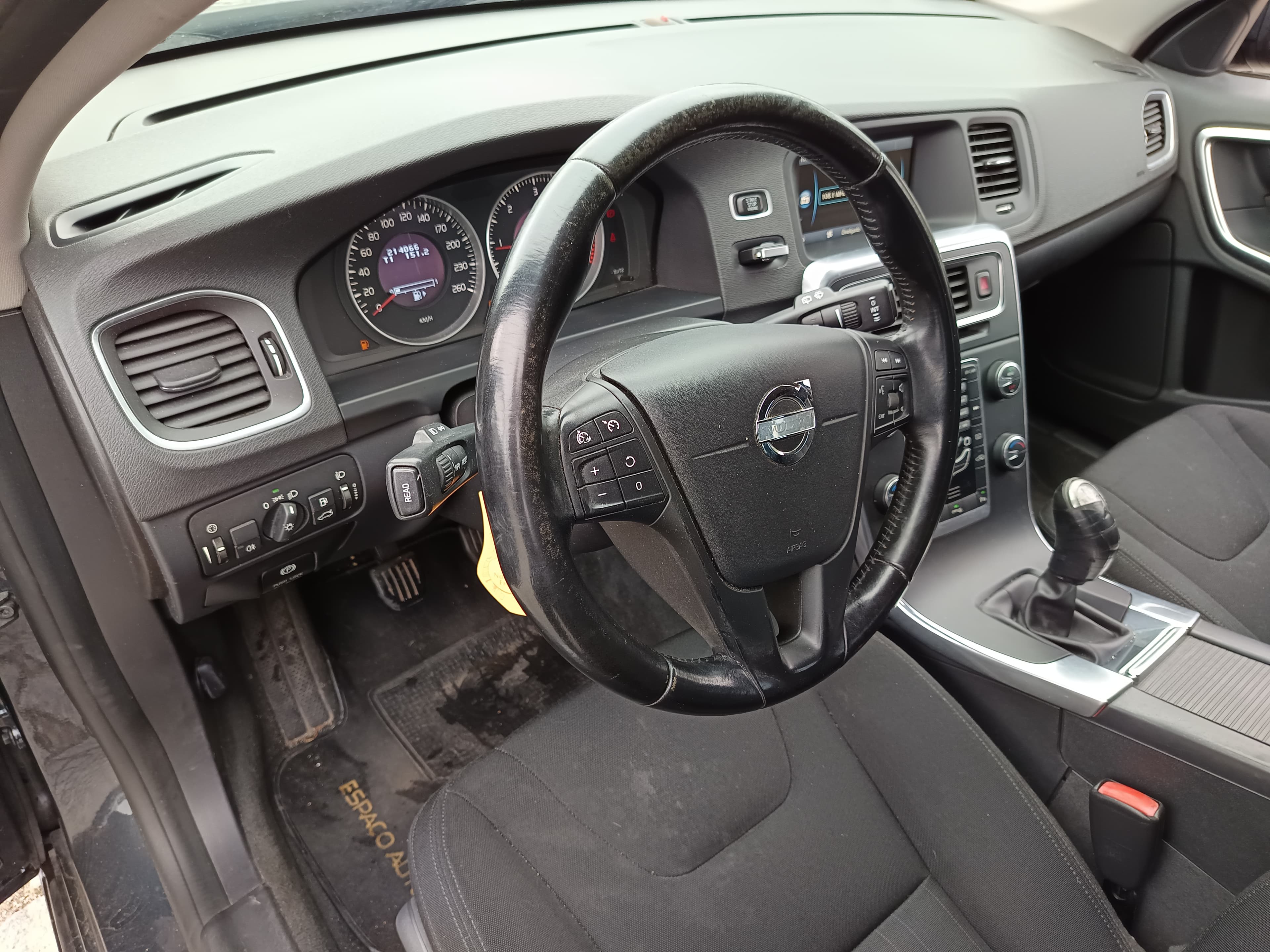Volvo V60 · Ano 2011 — imagem 36