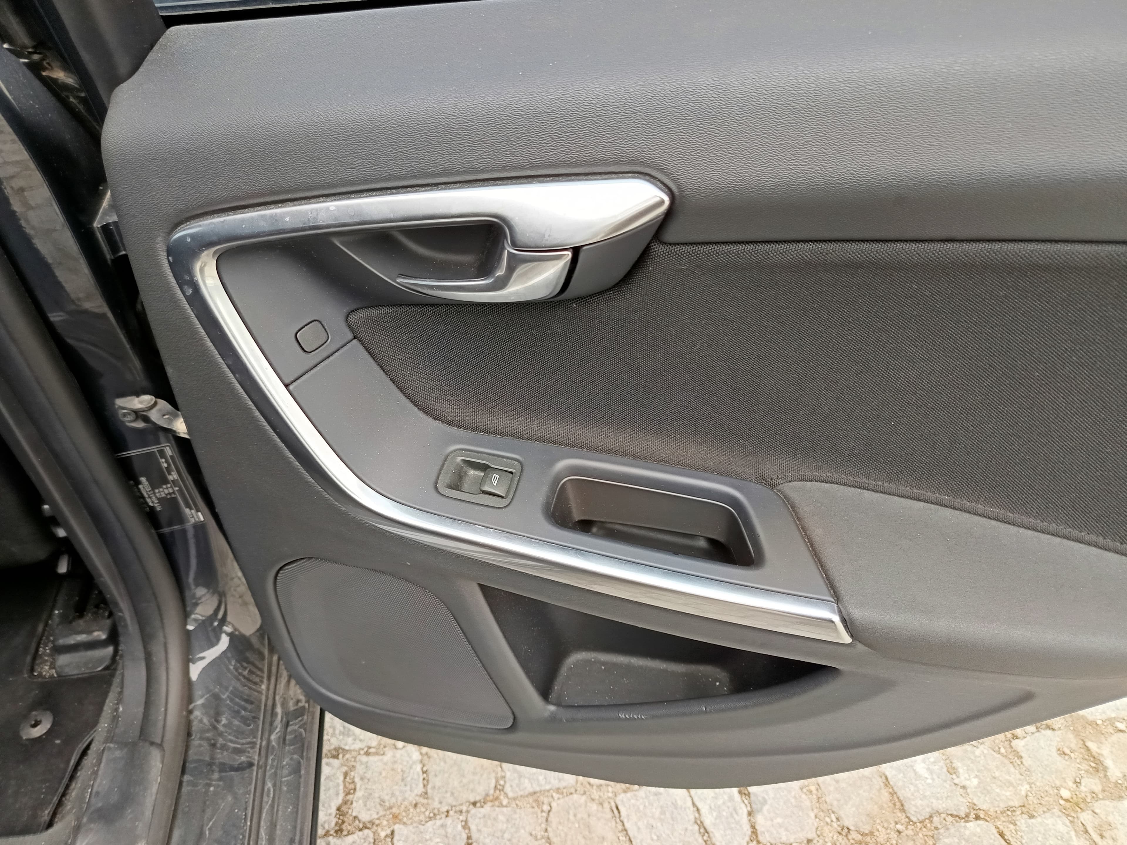 Volvo V60 · Ano 2011 — imagem 24