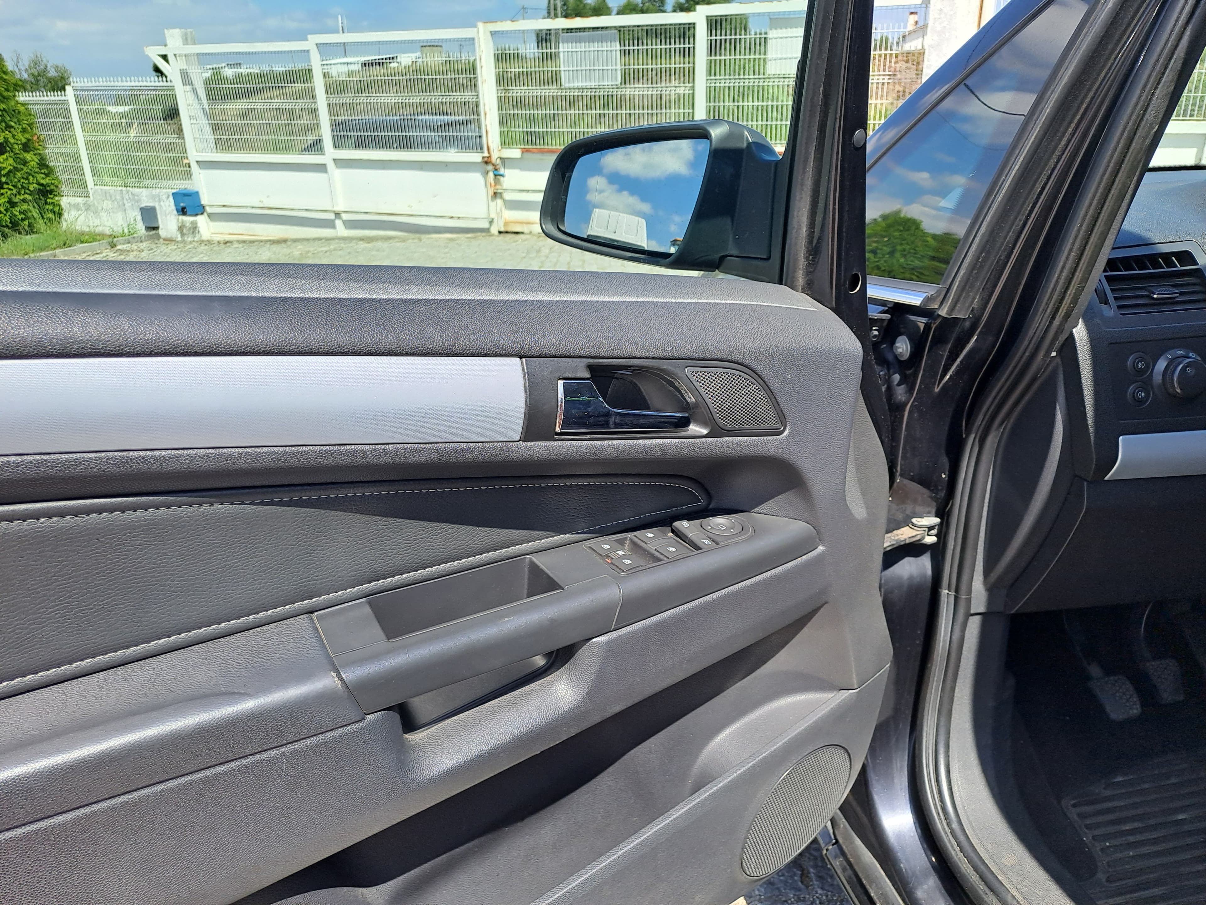 Opel Zafira 1.9 CDTI · Ano 2006 — imagem 31
