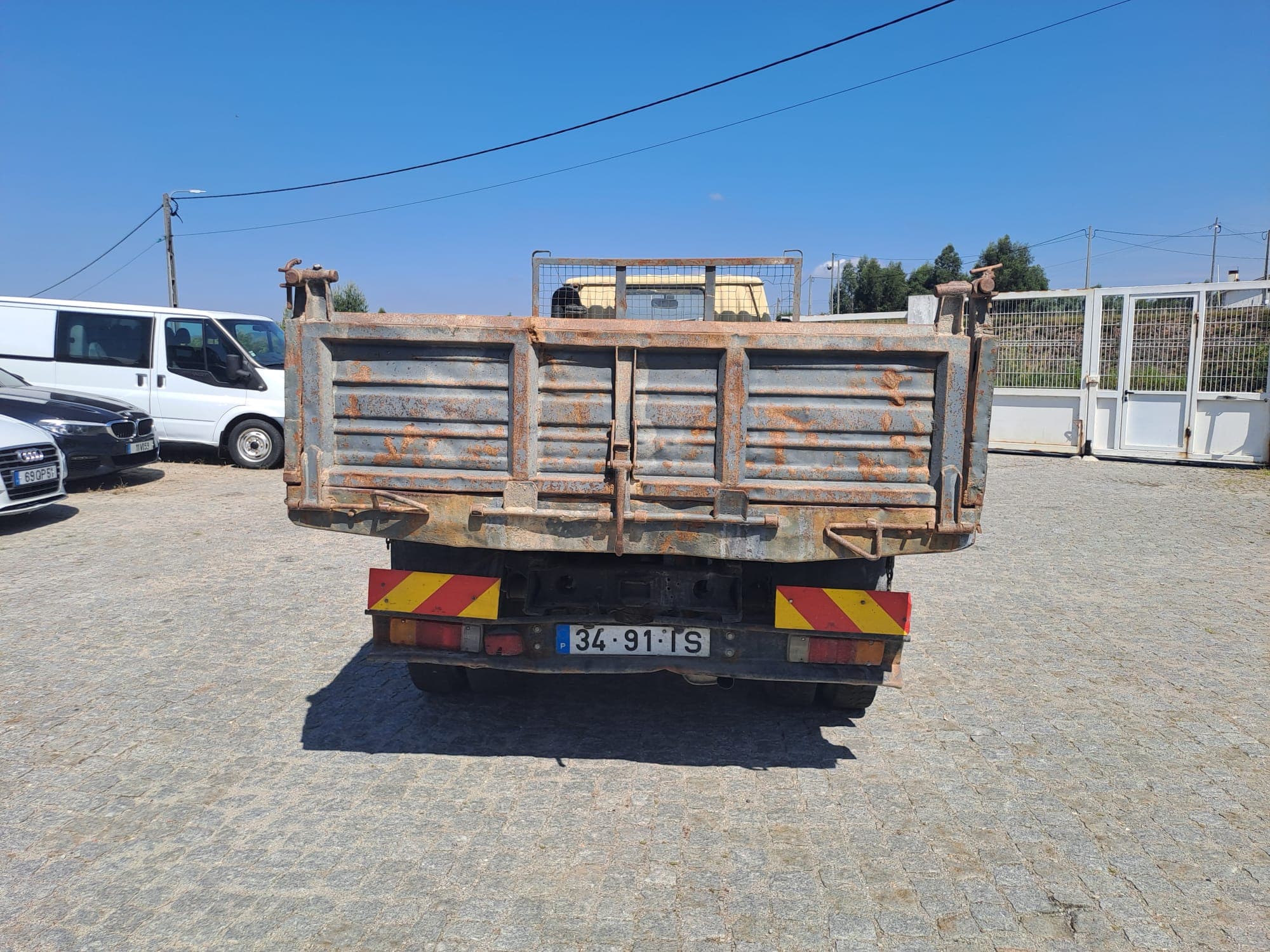 Toyota Dyna 250 · Basculante · Ano 1997 — imagen 5