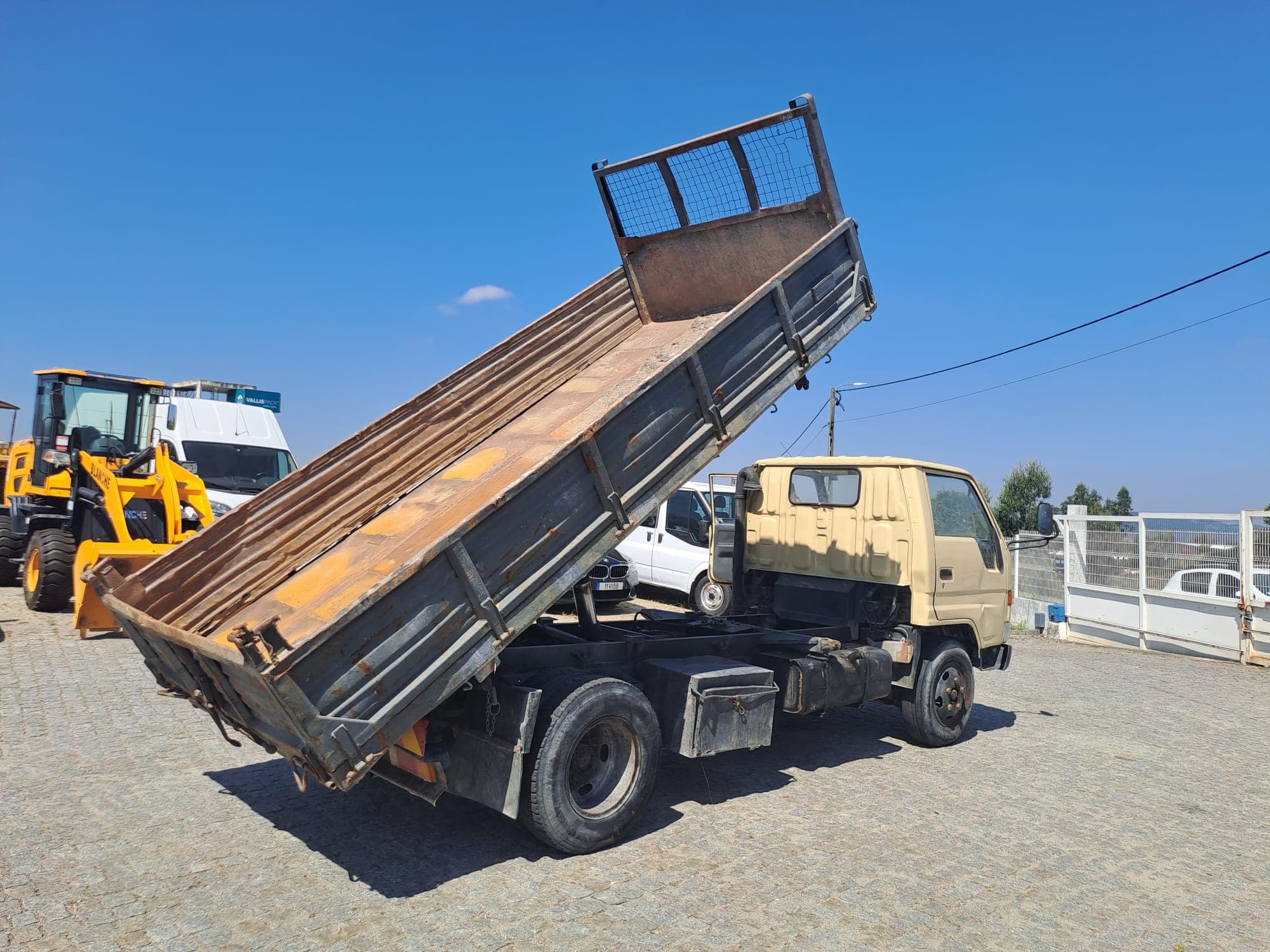 Toyota Dyna 250 · Basculante · Ano 1997 — imagen 7