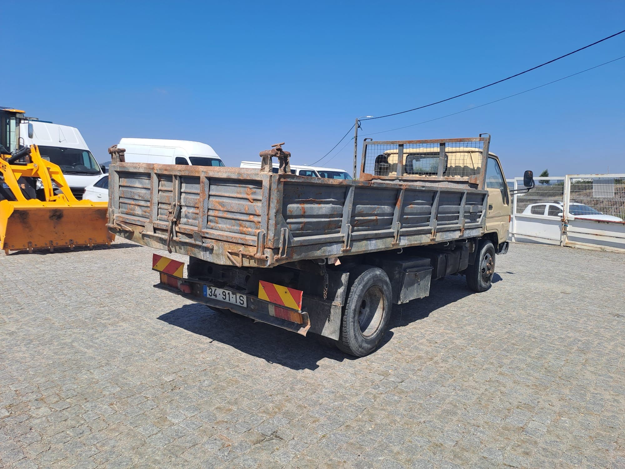 Toyota Dyna 250 · Basculante · Ano 1997 — imagen 6