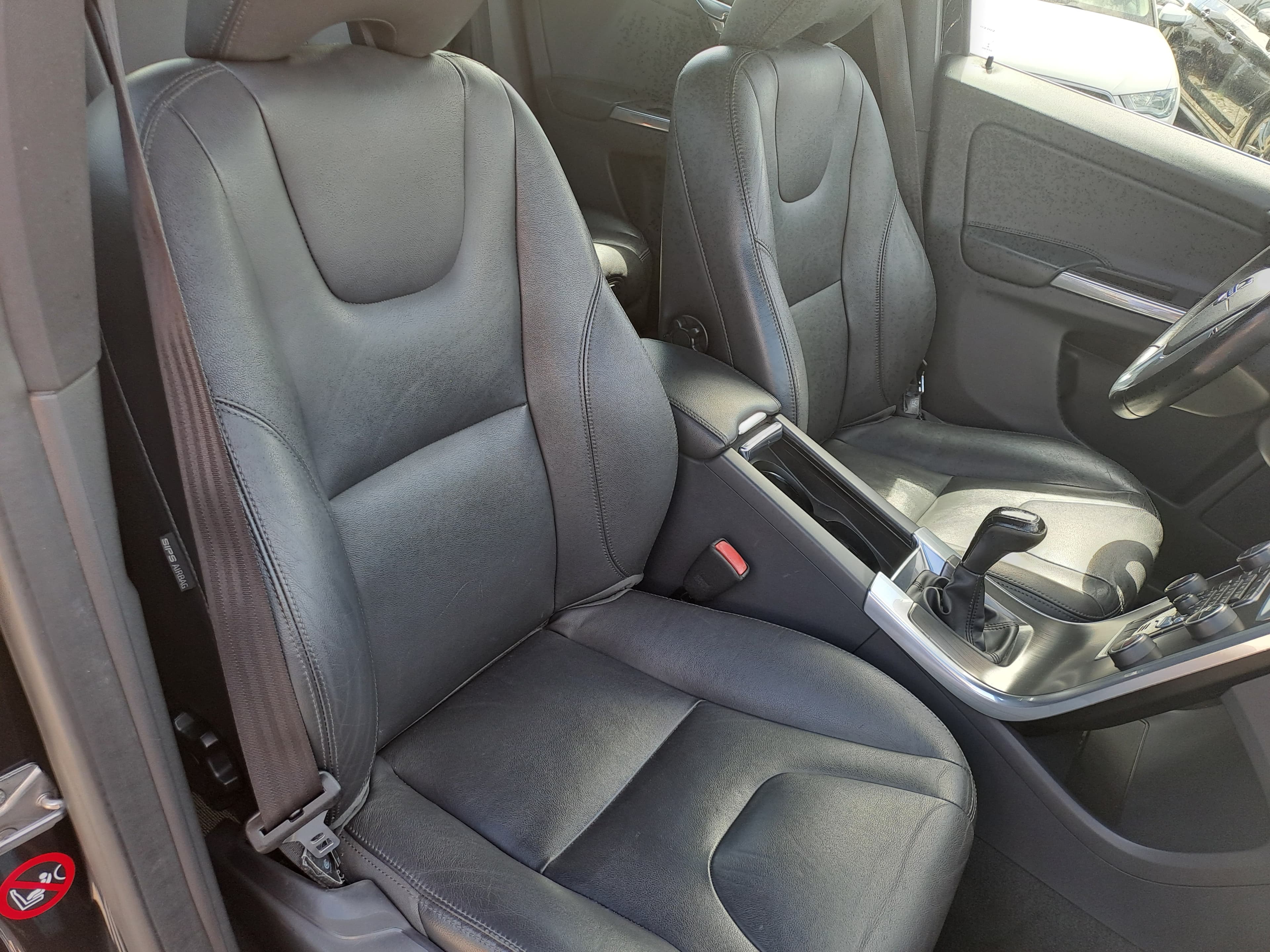 Volvo XC60 · Ano 2015 — imagen 13