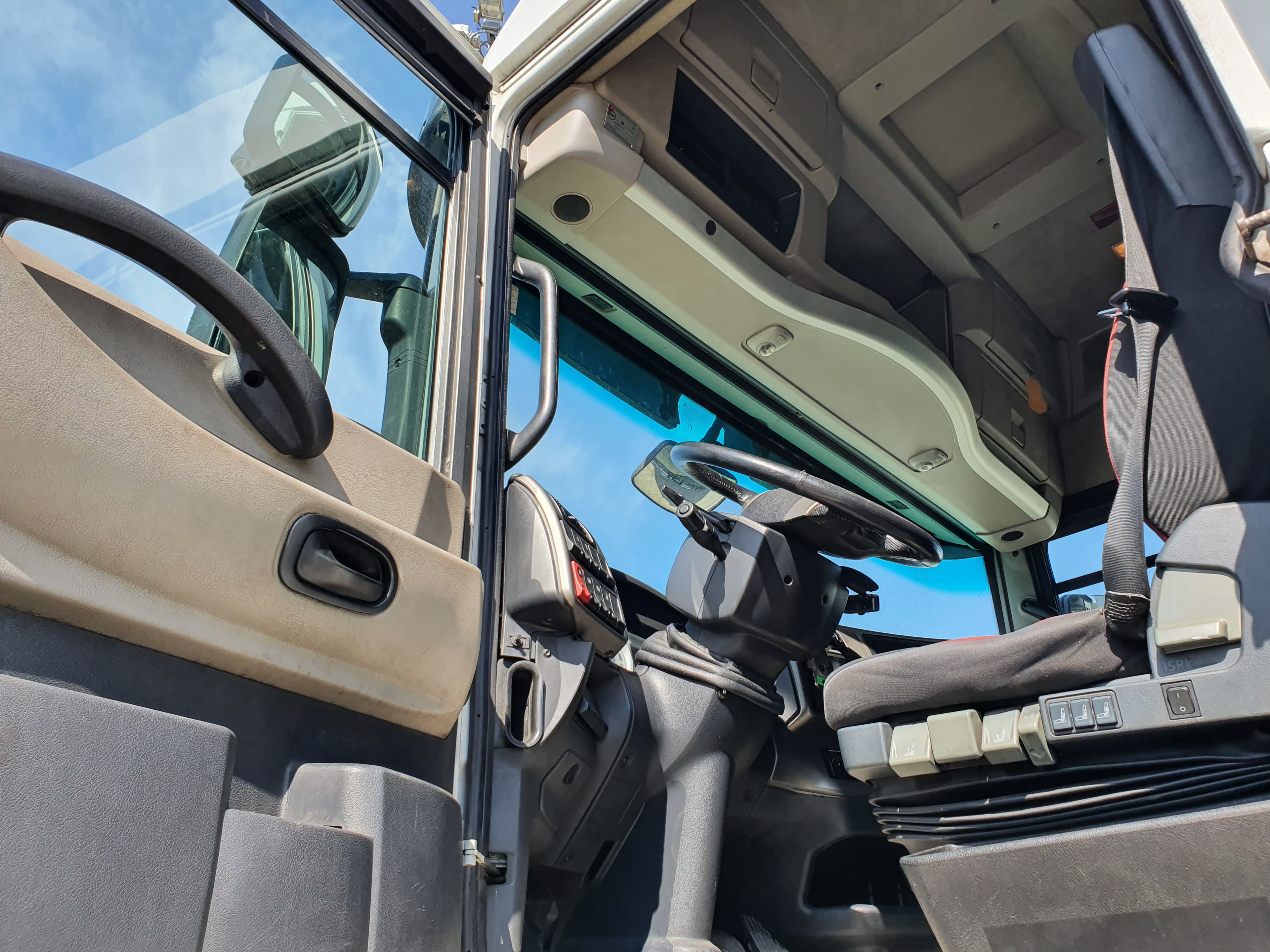 Renault Magnum 4x2 · Ano 2010 — imagem 14