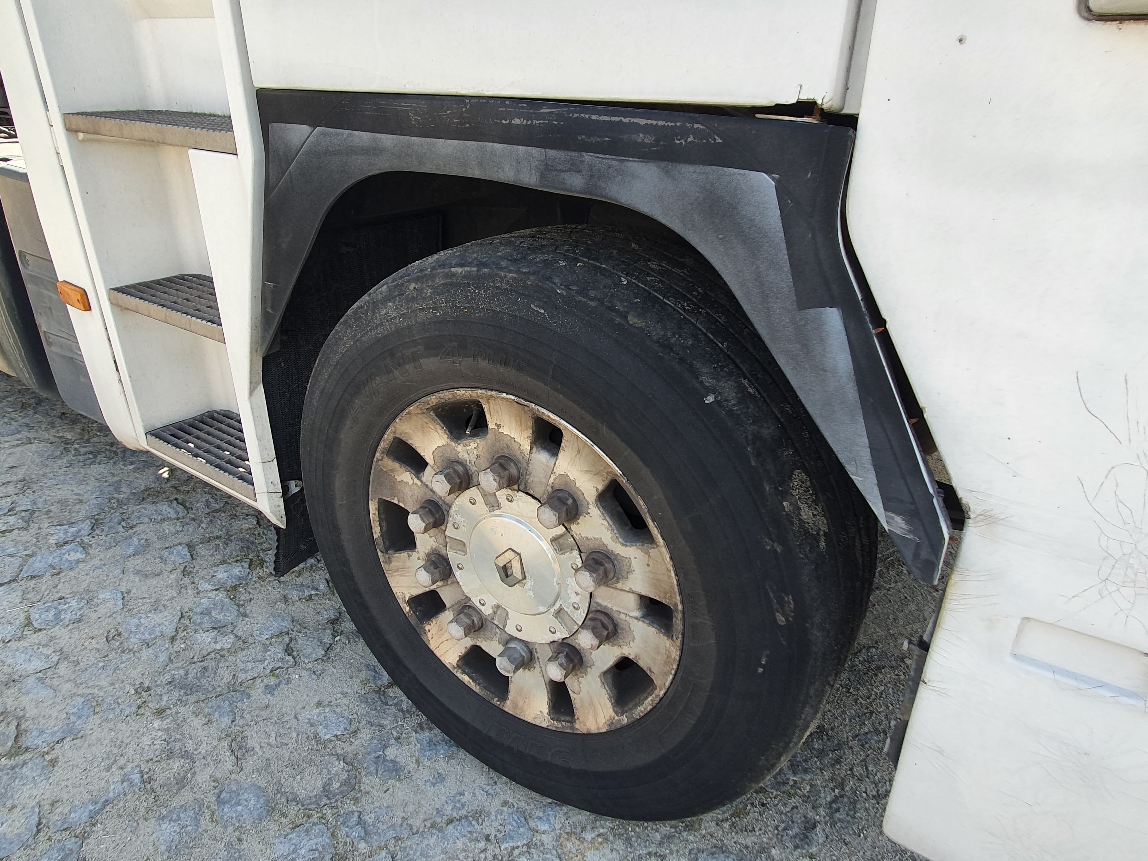 Renault Magnum 4x2 · Ano 2010 — imagem 5