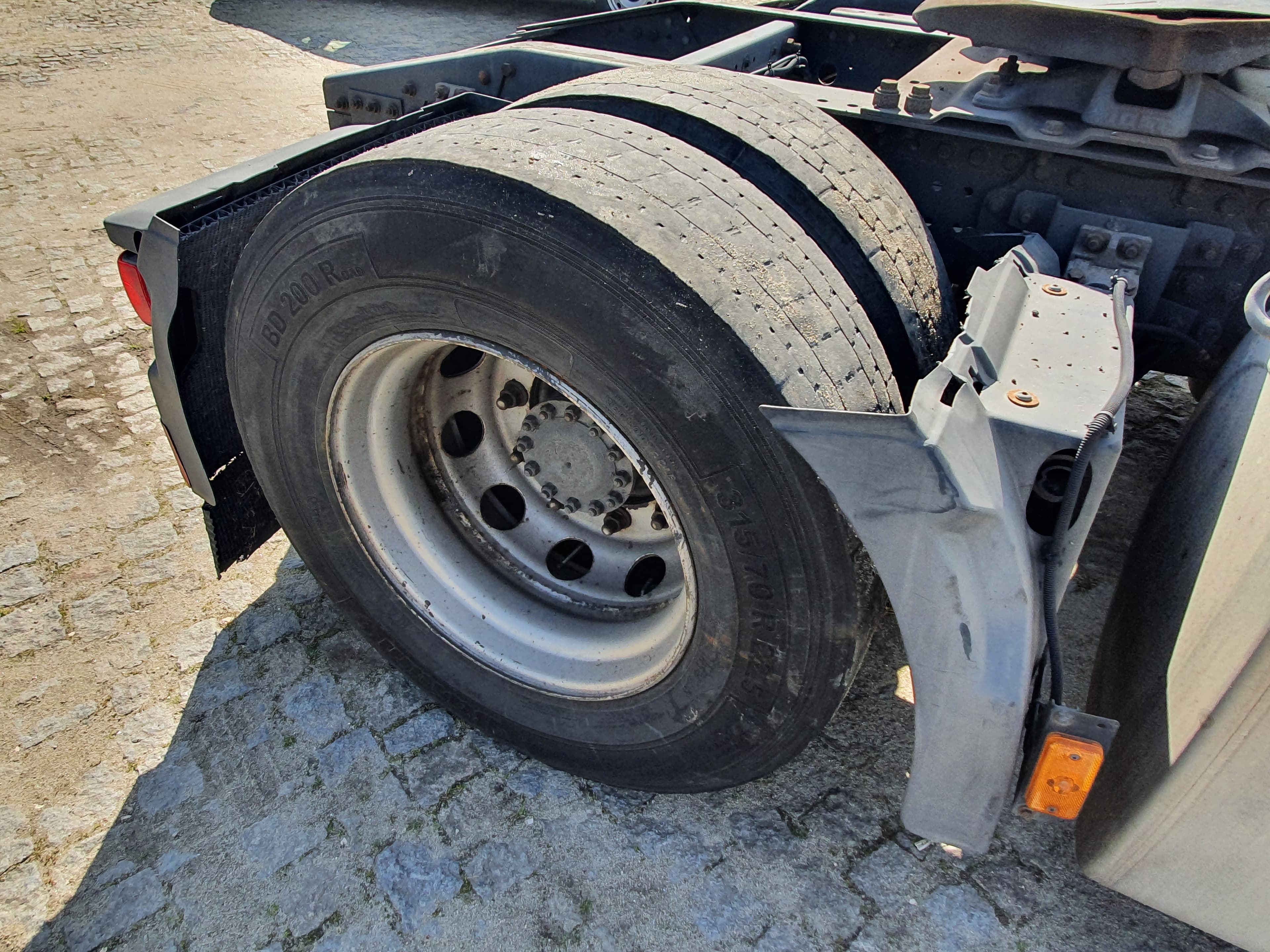 Renault Magnum 4x2 · Ano 2010 — imagem 6